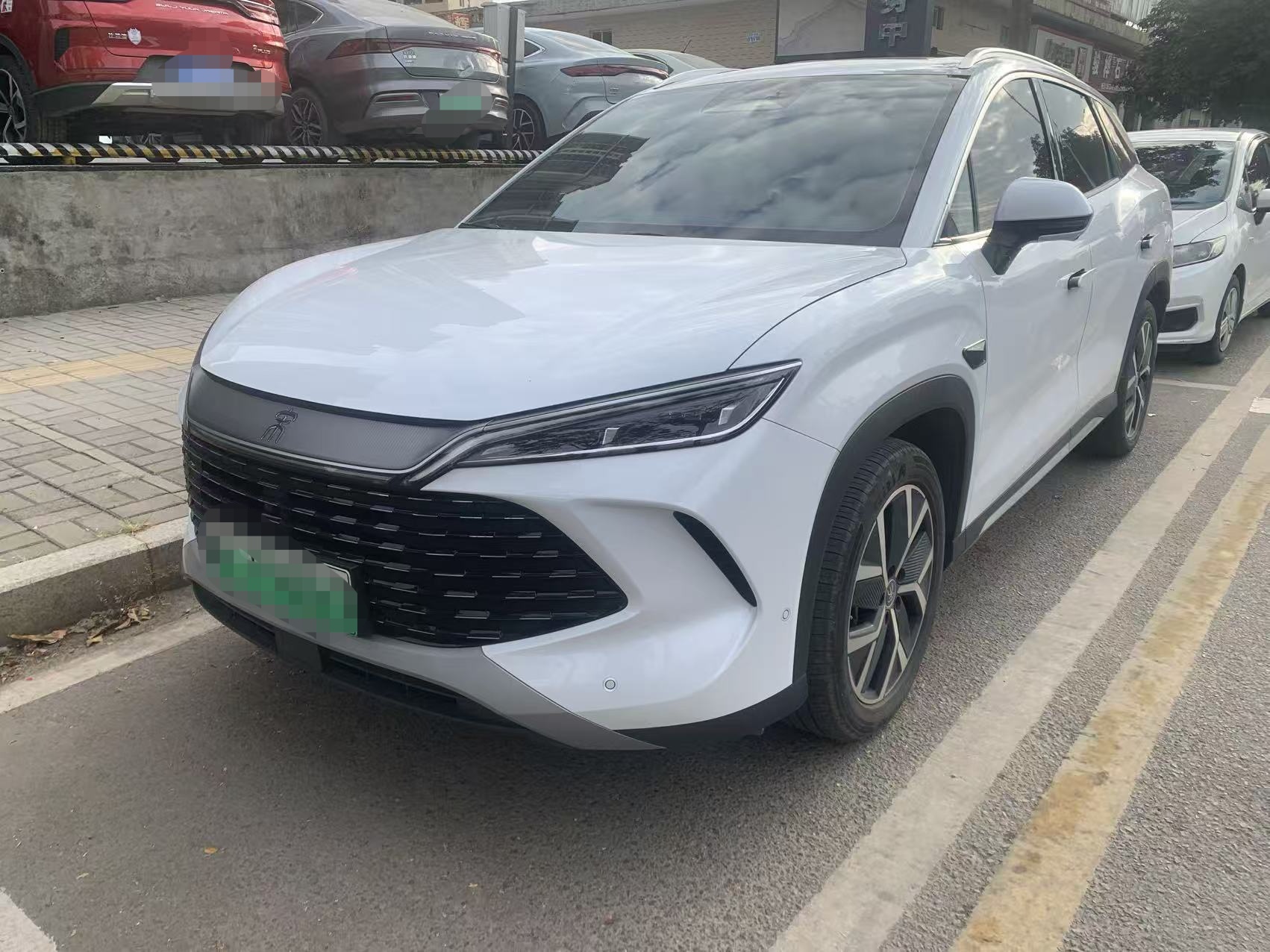 BYD SongL DM-i 2025 car image #2