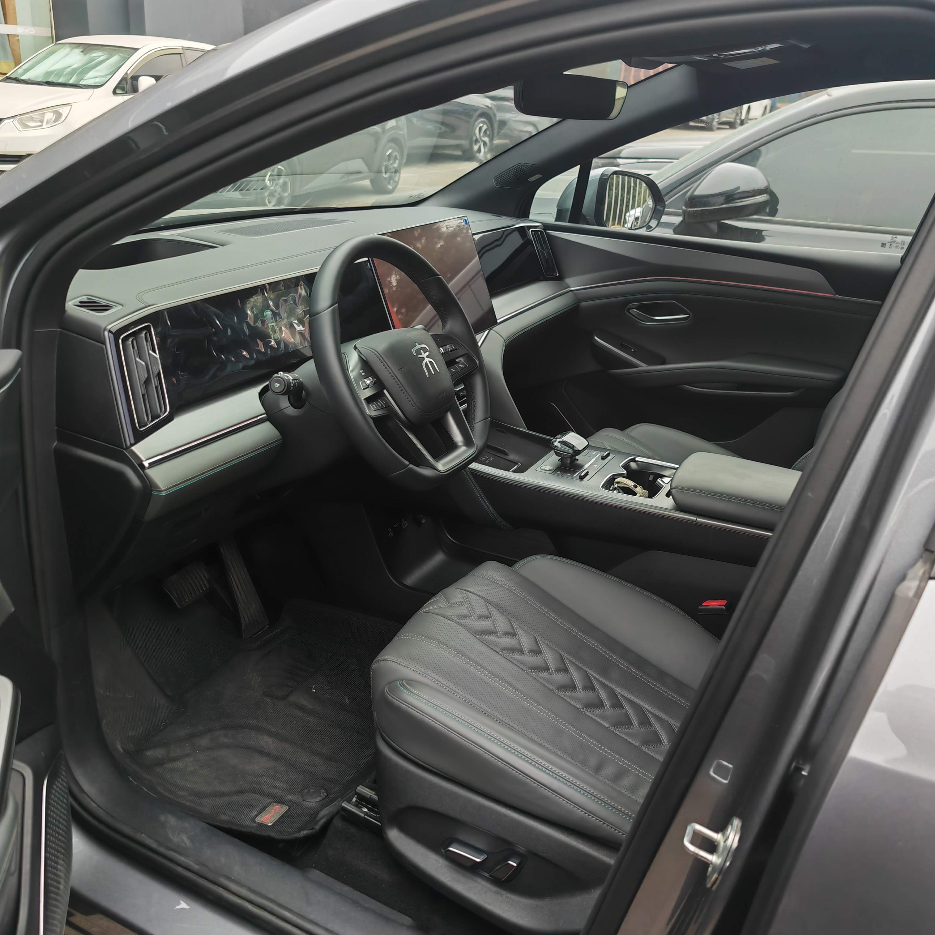 BYD SongL DM-i 2025 car image #2