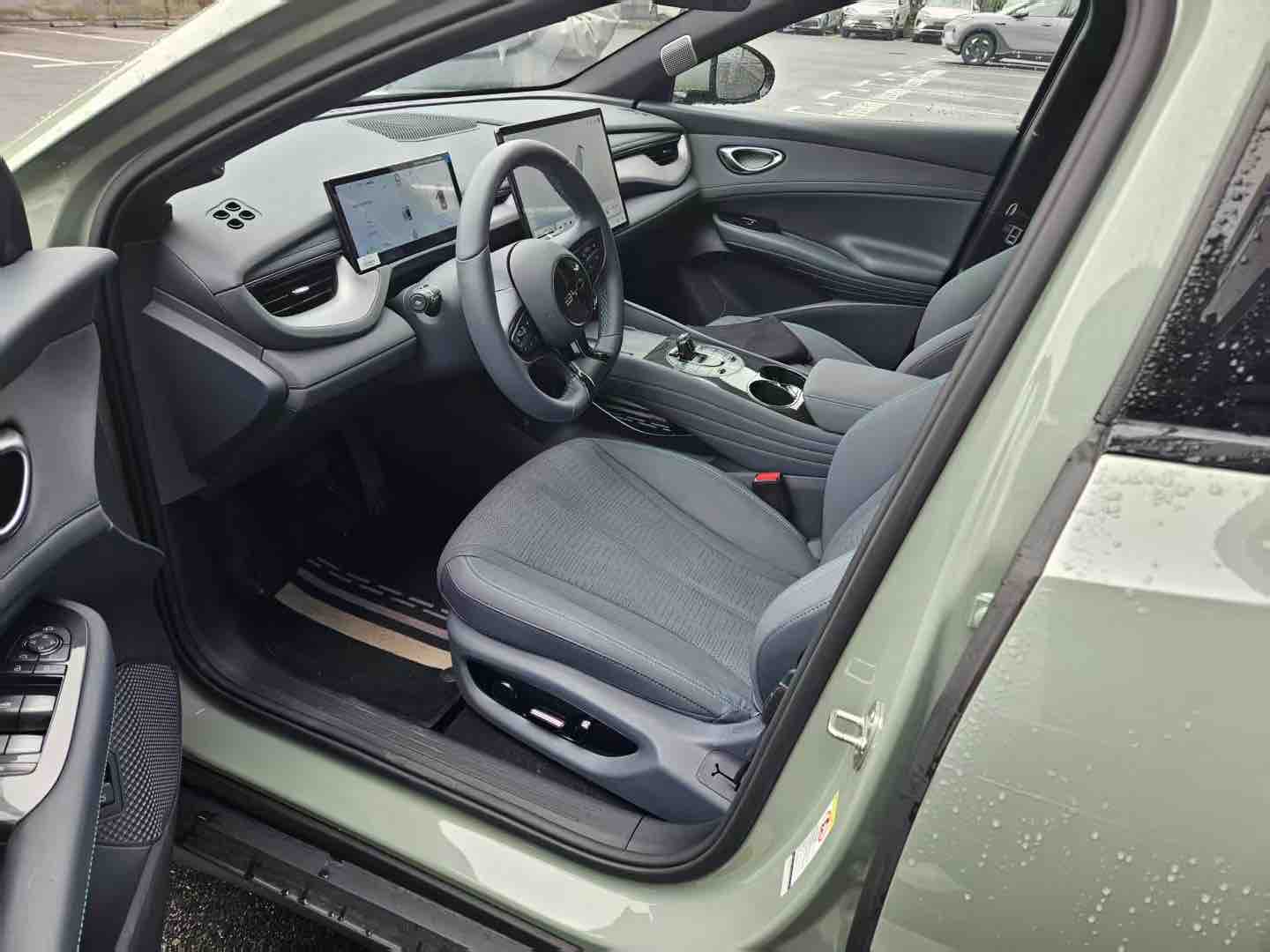 BYD Seal 06GT 2025 car image #2