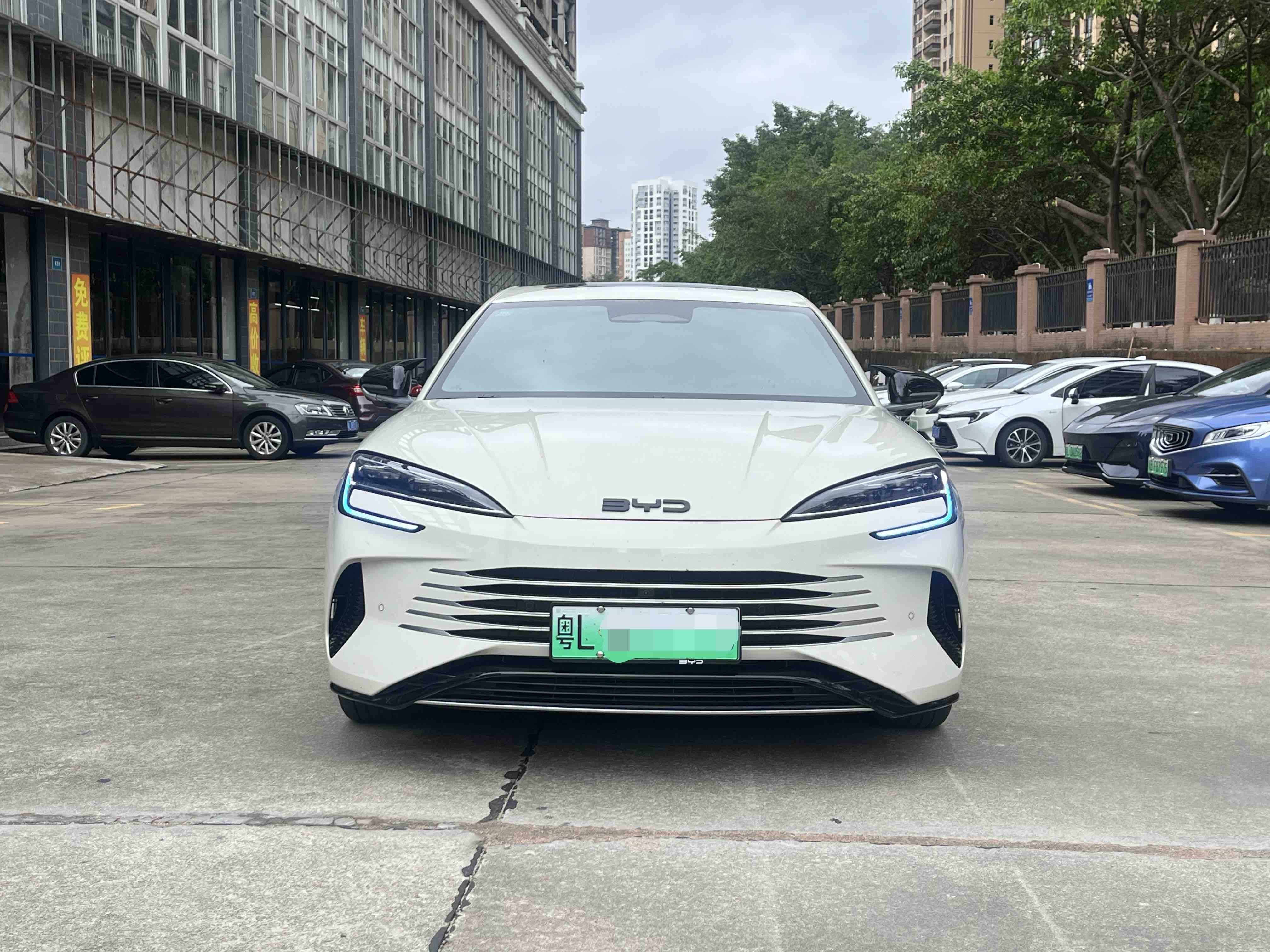 BYD Seal 07 DM-i 2025 صورة سيارة #2