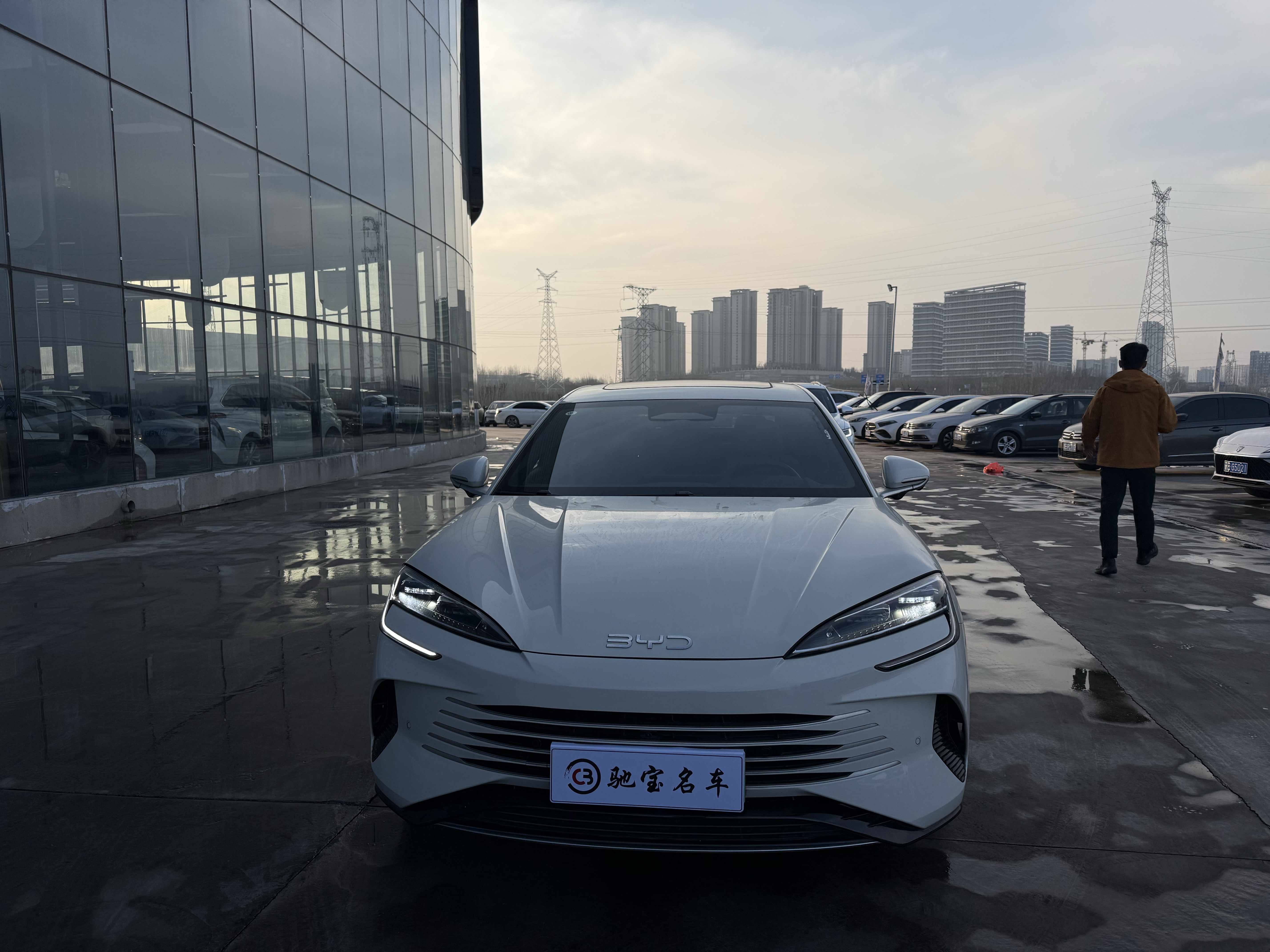 BYD Seal 07 DM-i 2025 car image #2
