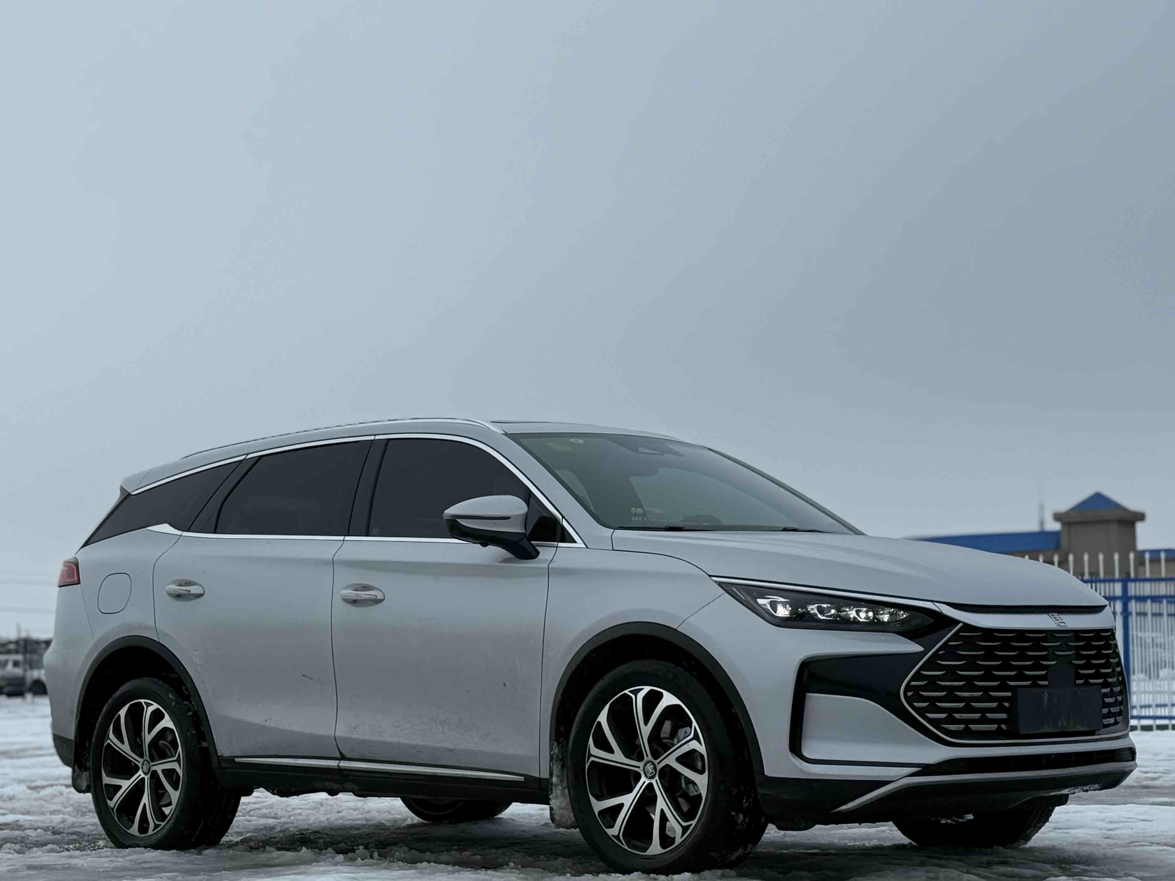 BYD Tang New Energy 2025 car image #2