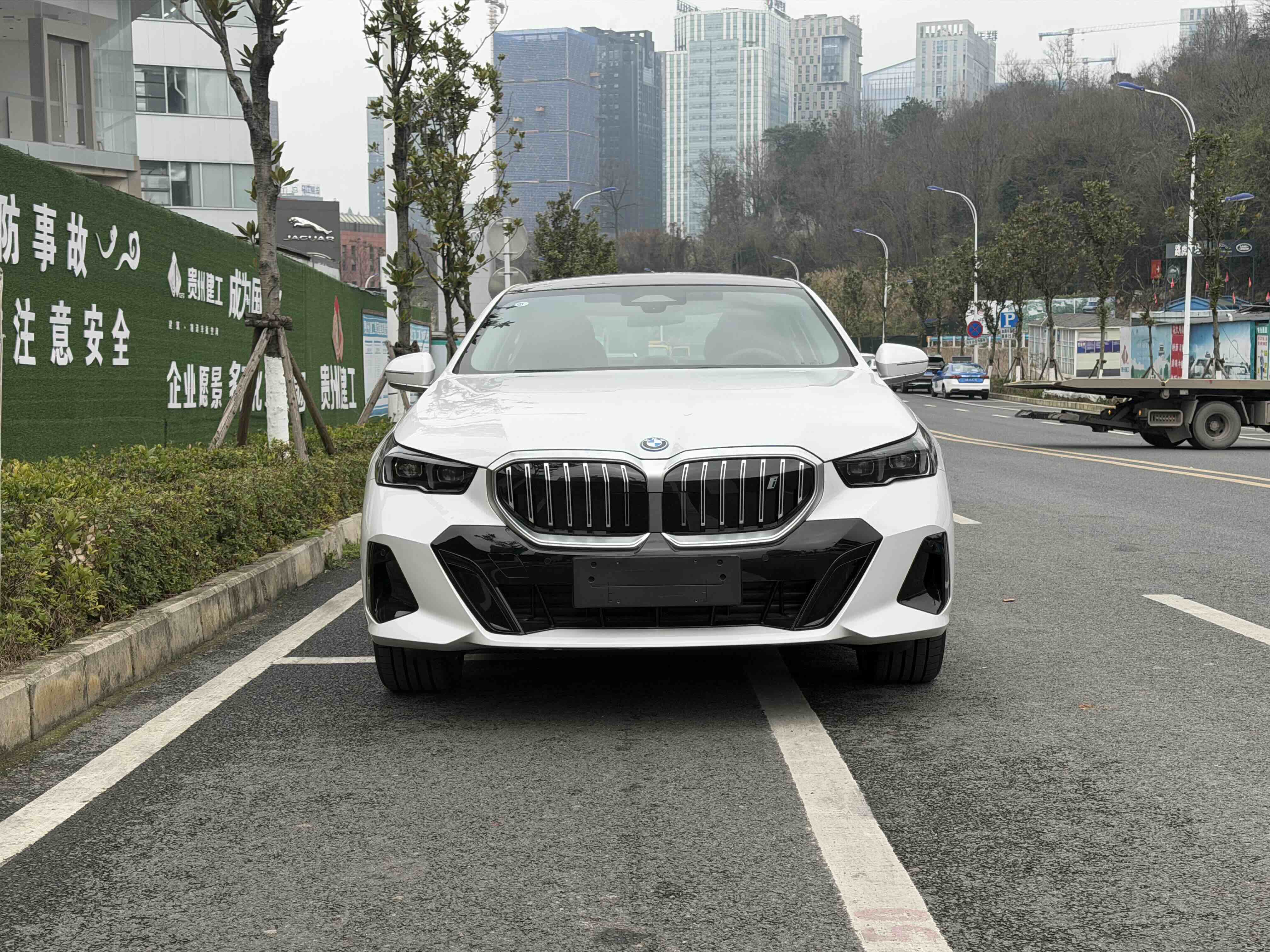BMW i5 2026 immagine di auto #2