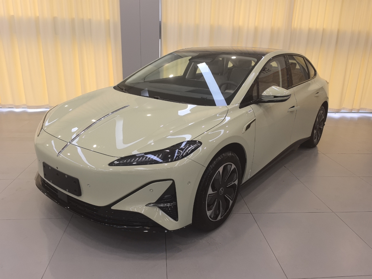 HongQi TianGong 05 2025 #2 HongQi TianGong 05 2025 car image #2