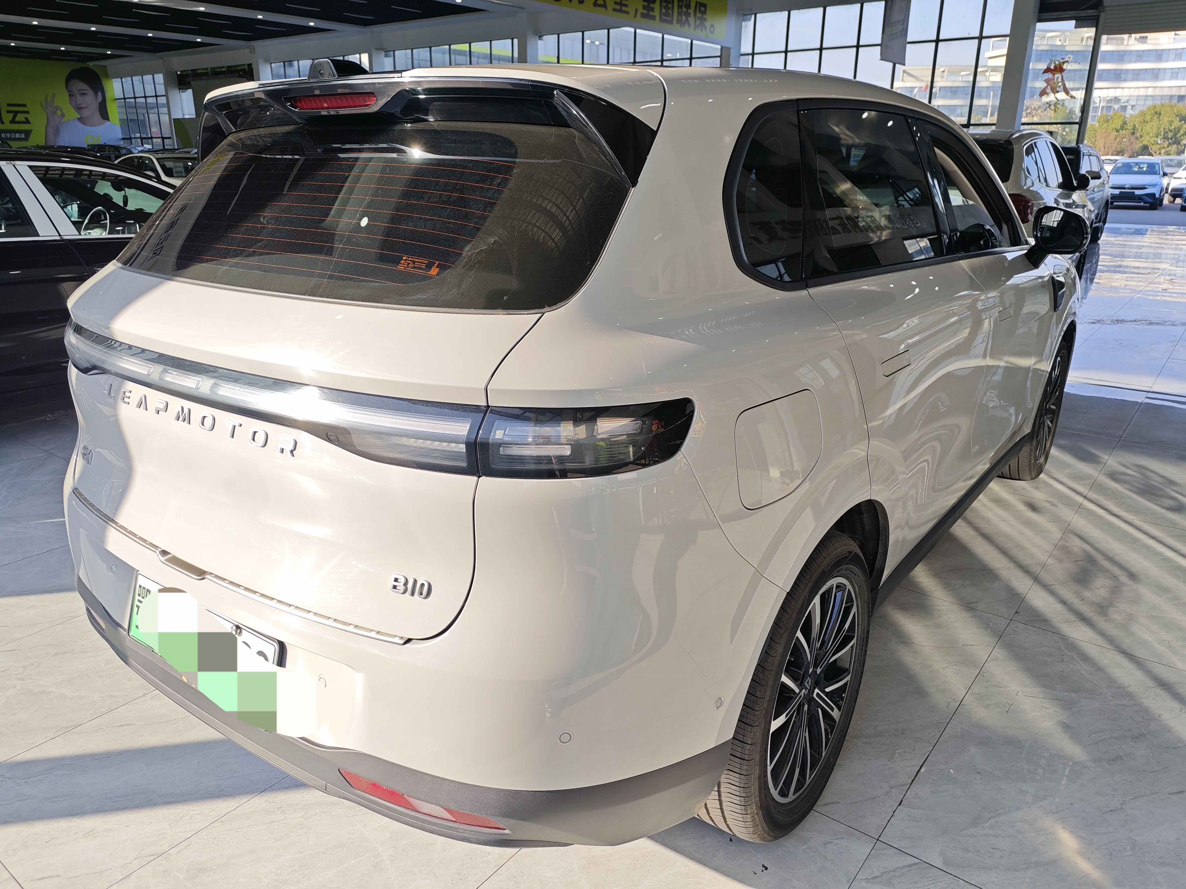 零跑汽车 零跑B10 2025 汽车图片 #2