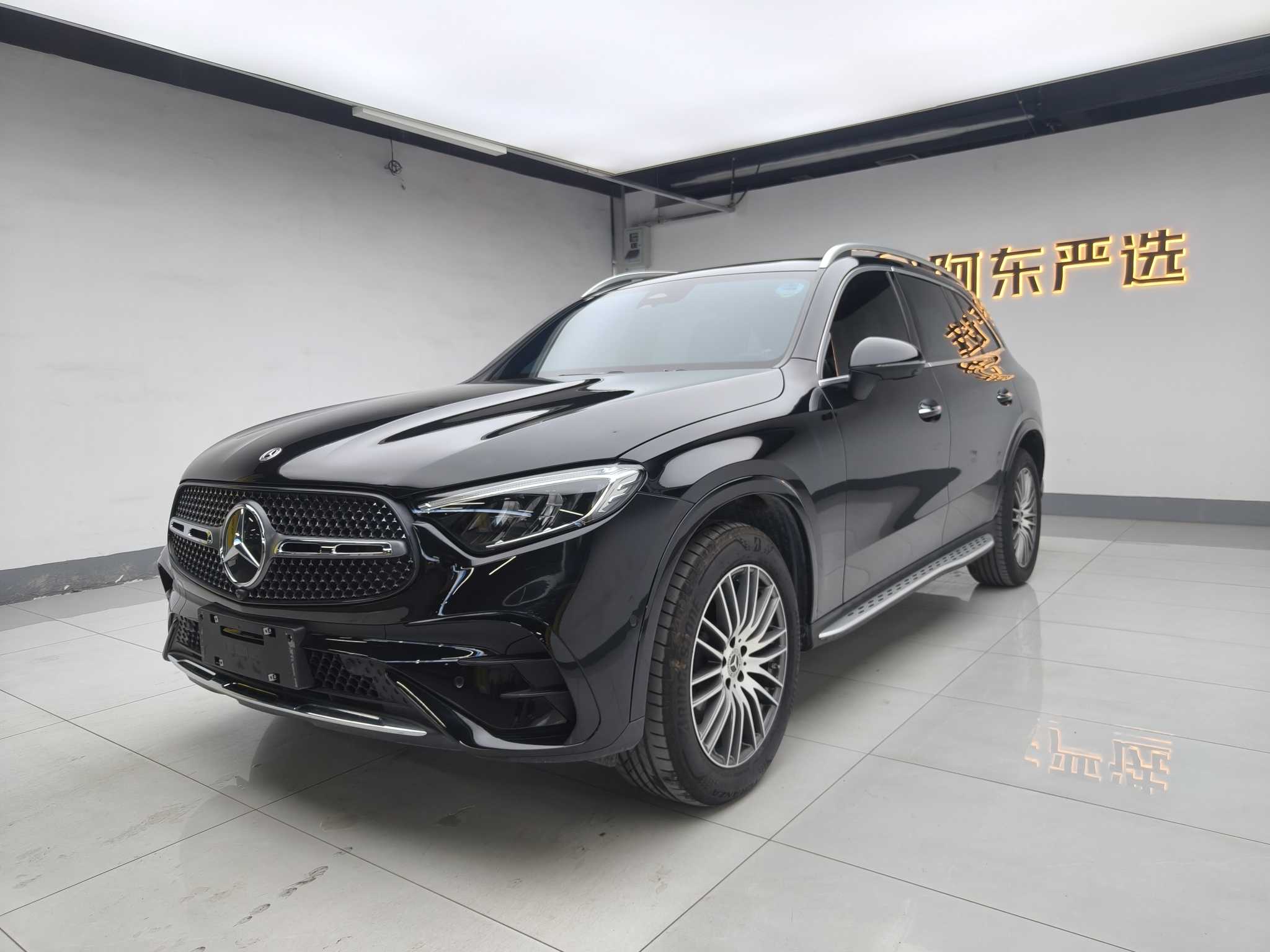 Mercedes-Benz GLC Class 2025 car image #2