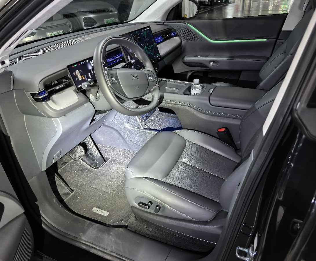 小鹏 小鹏G6 2025 汽车图片 #2