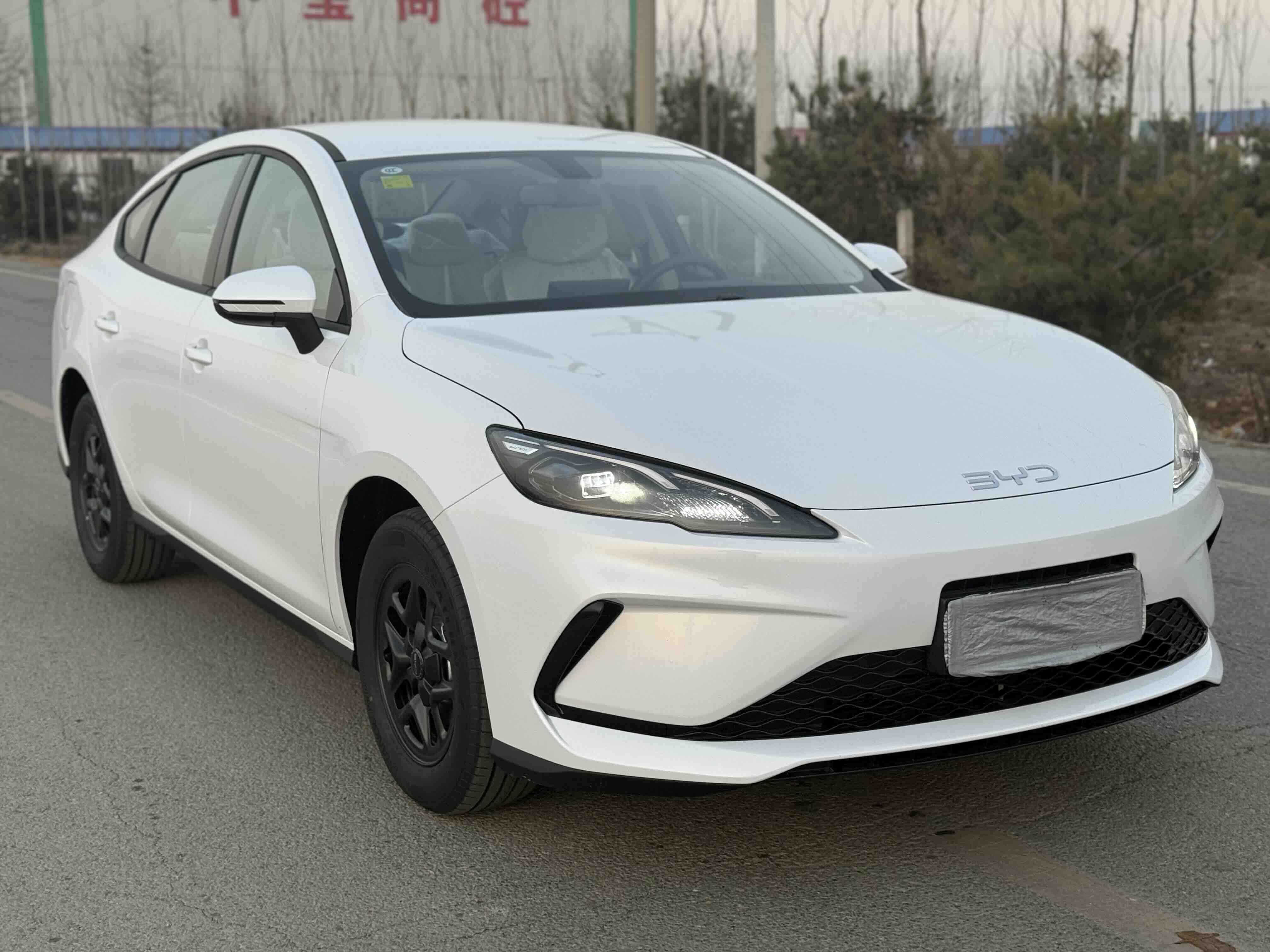 BYD Seal 05 DM-i 2025 #2 BYD Seal 05 DM-i 2025 car image #2