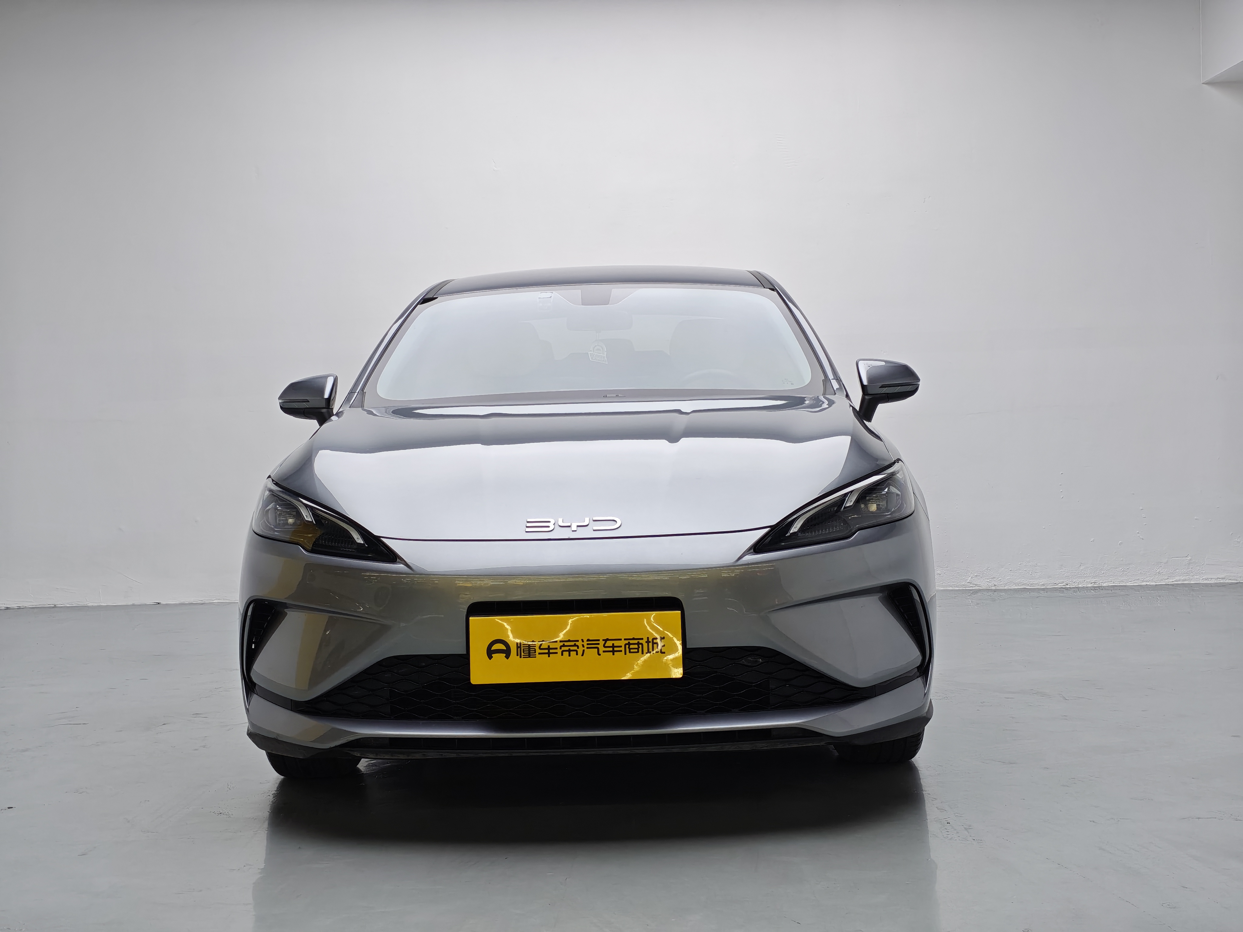 BYD Seal 05 DM-i 2025 car image #2