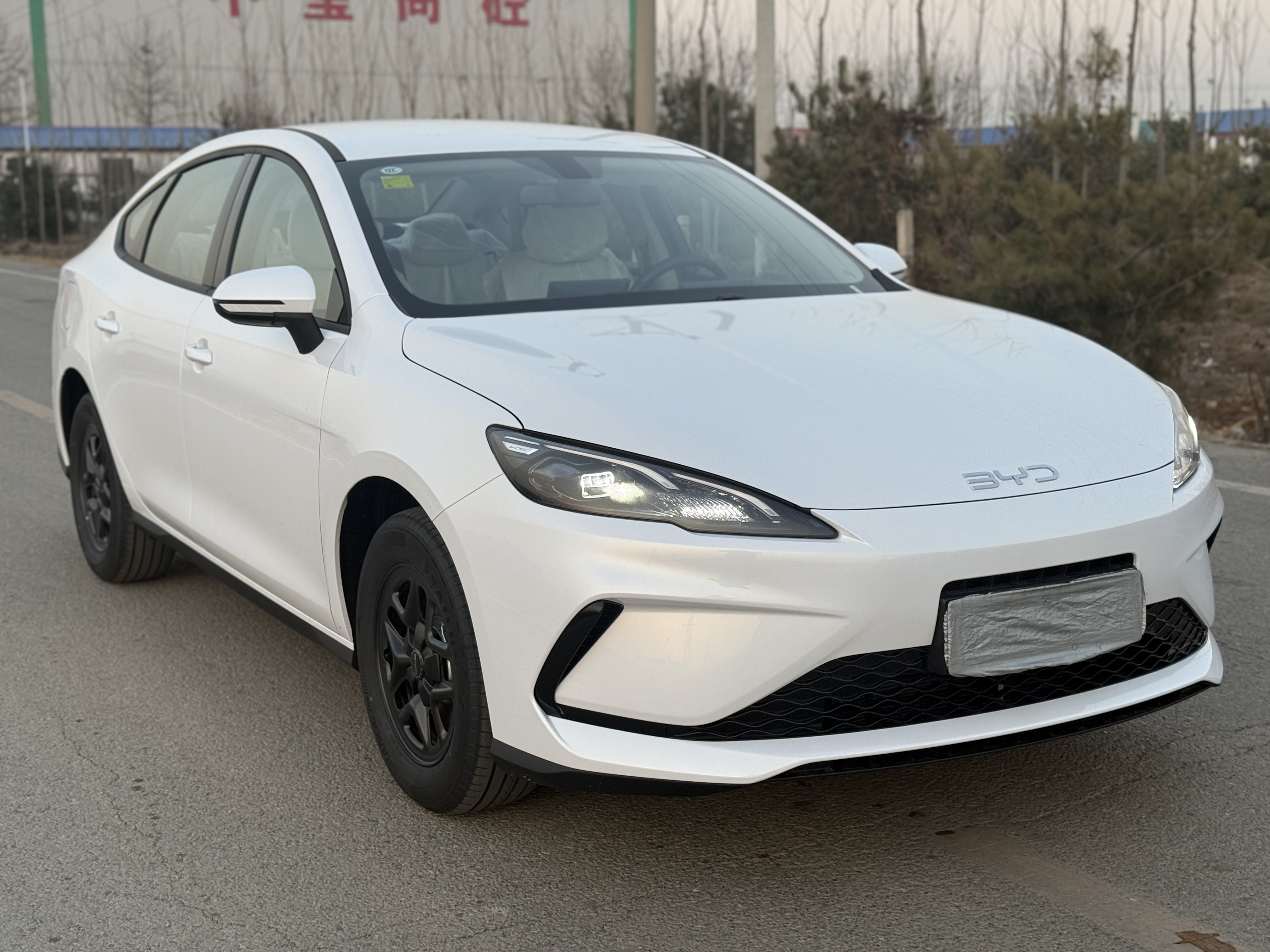 BYD Seal 05 DM-i 2025 #2 BYD Seal 05 DM-i 2025 car image #2