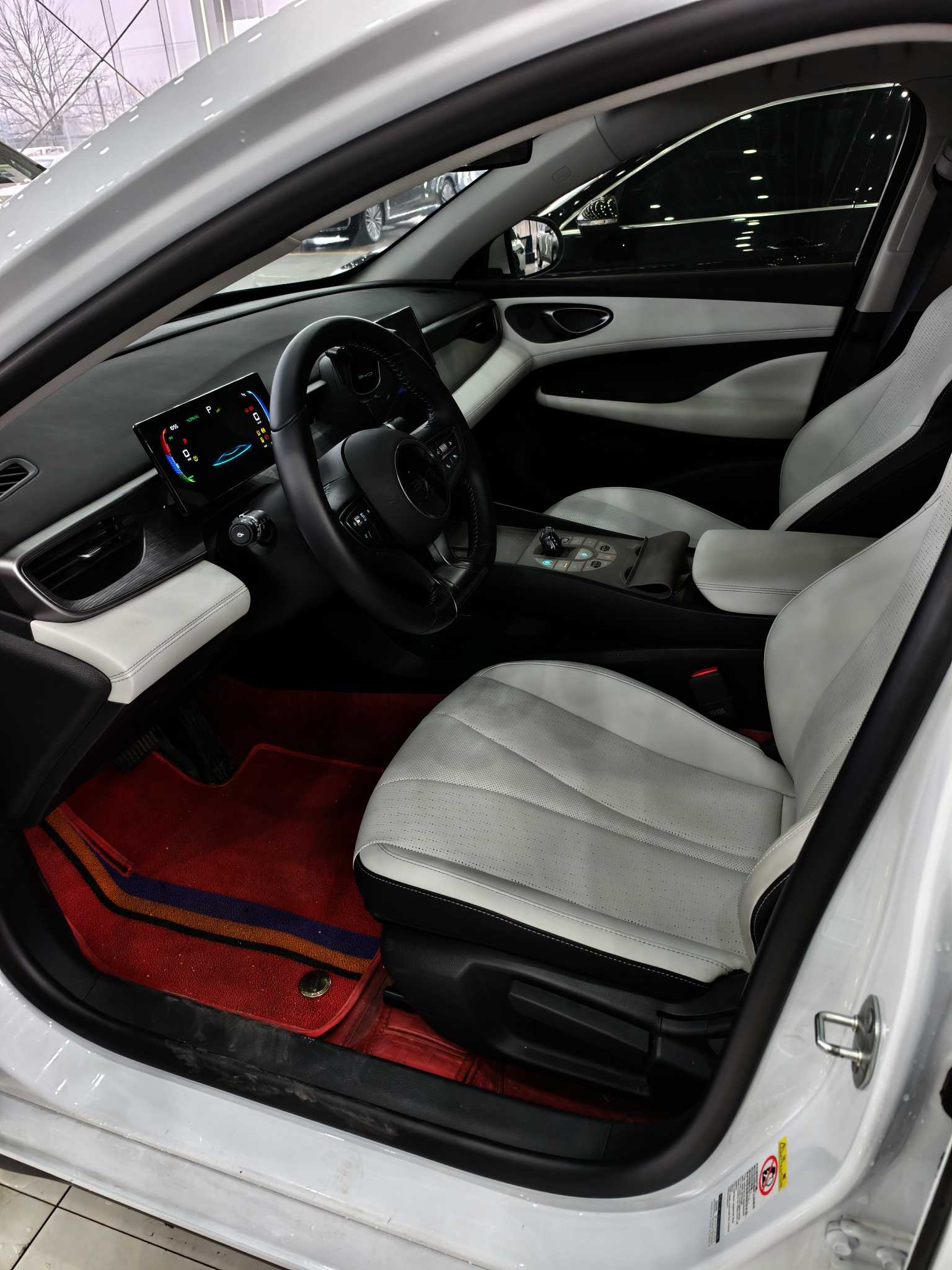 BYD Seal 05 DM-i 2025 car image #2