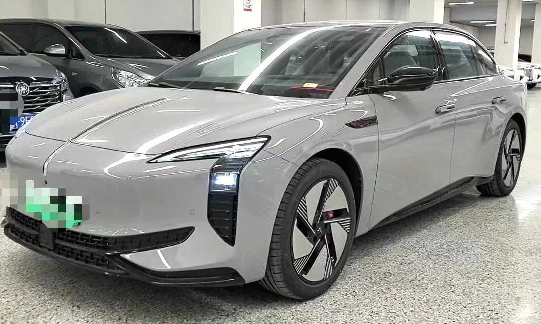 HongQi EH7 2025 #2 HongQi EH7 2025 car image #2