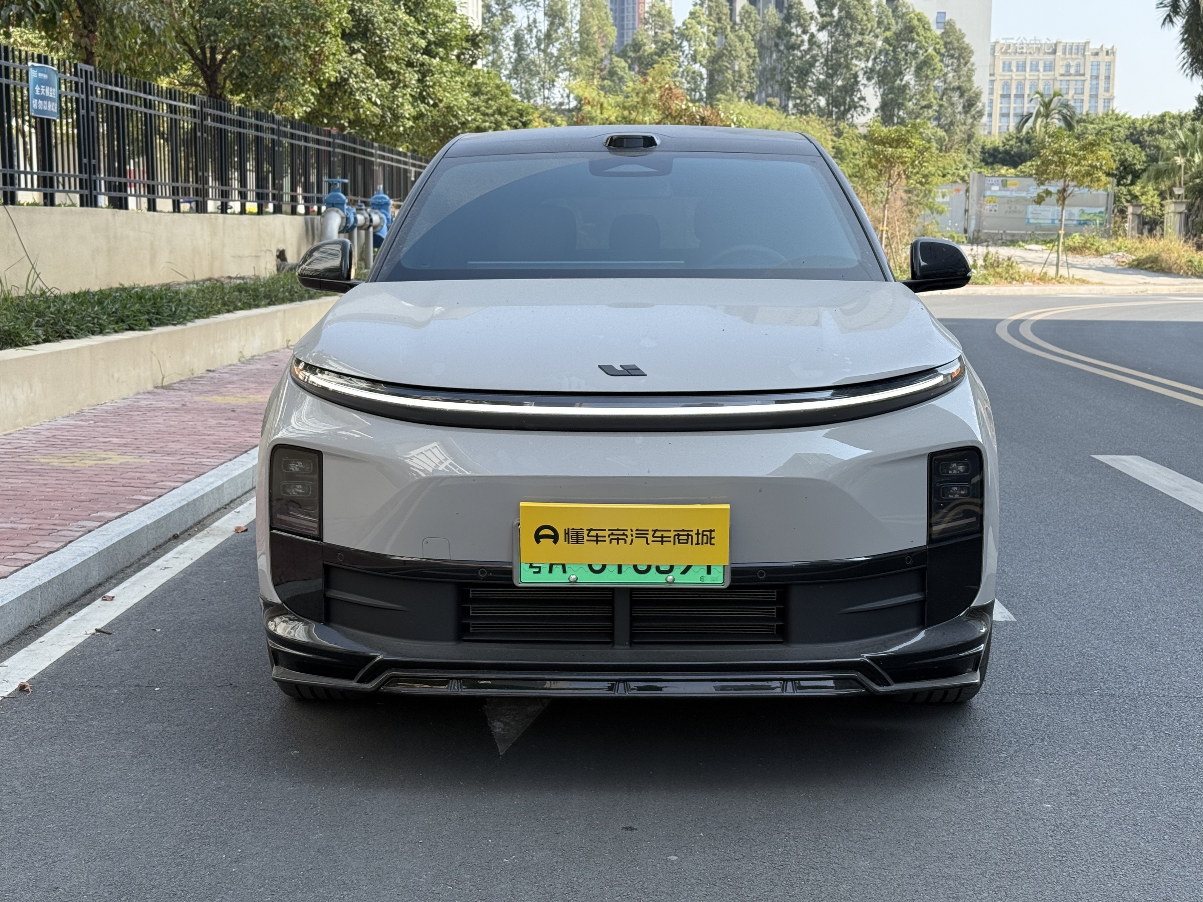 Li L6 2025 صورة سيارة #2