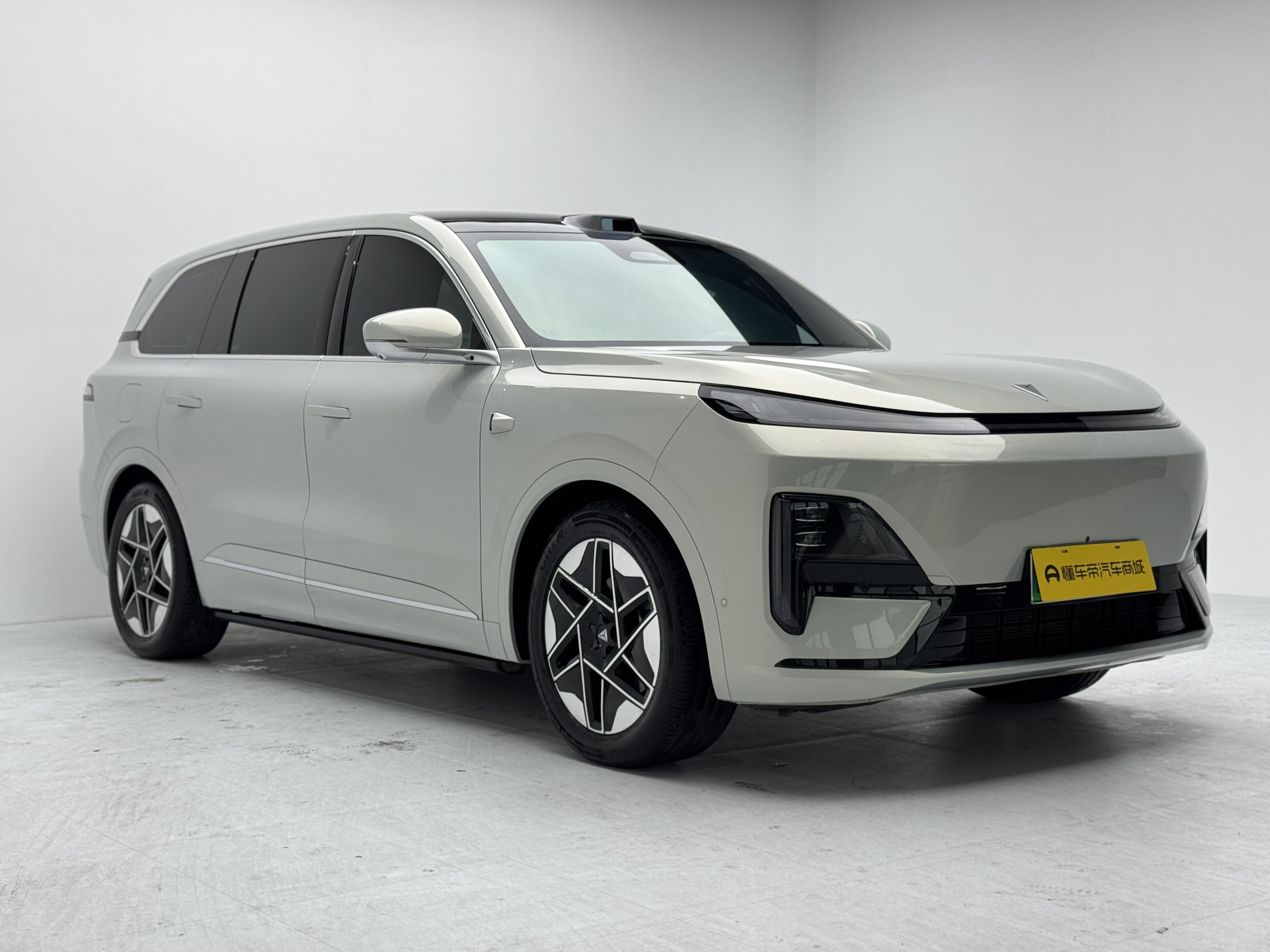 Deepal S09 2025 car image #2