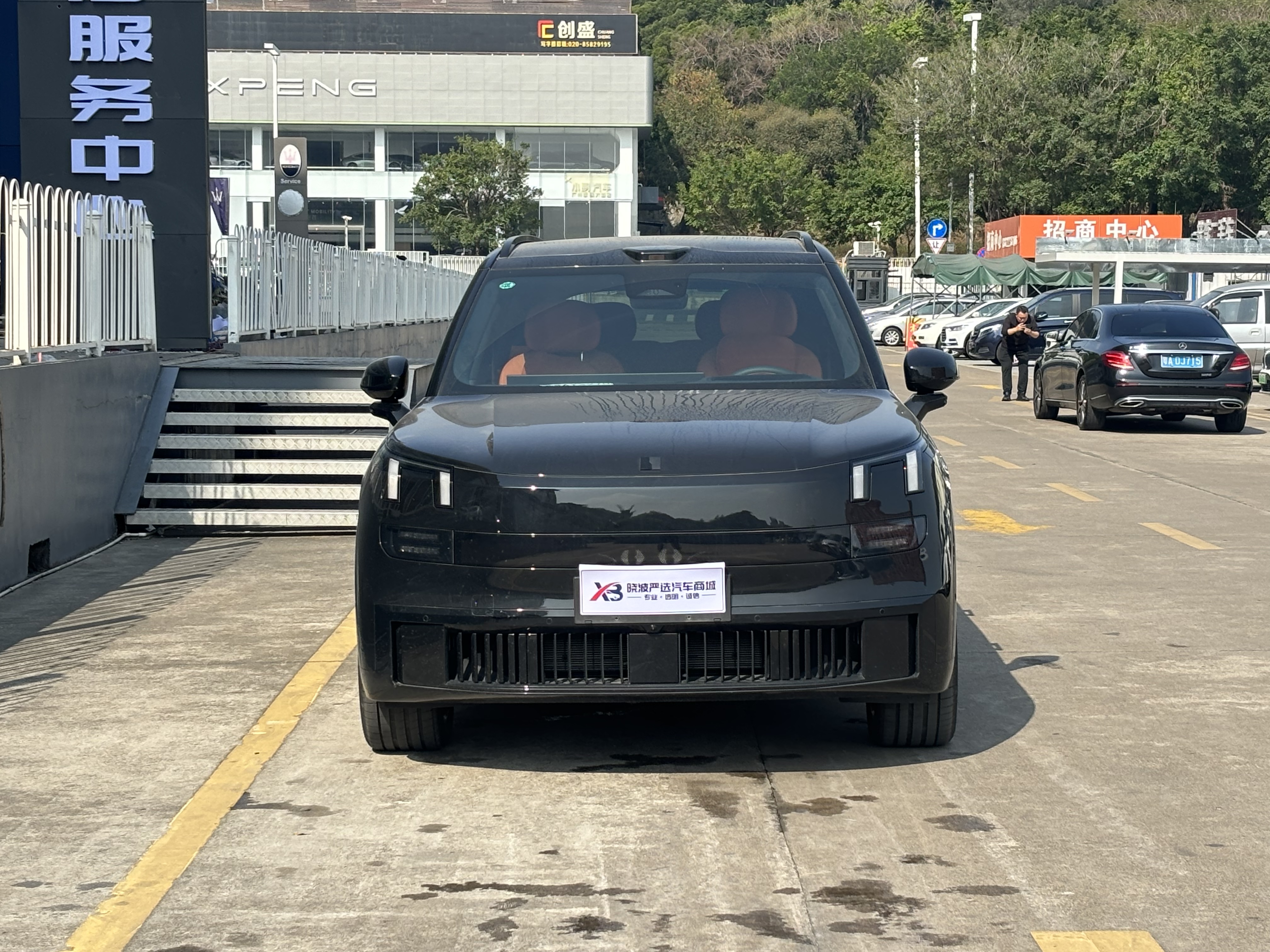 Lynk & Co 900 2025 car image #2