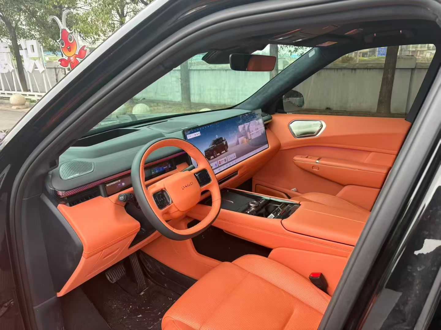 Lynk & Co 900 2025 car image #2