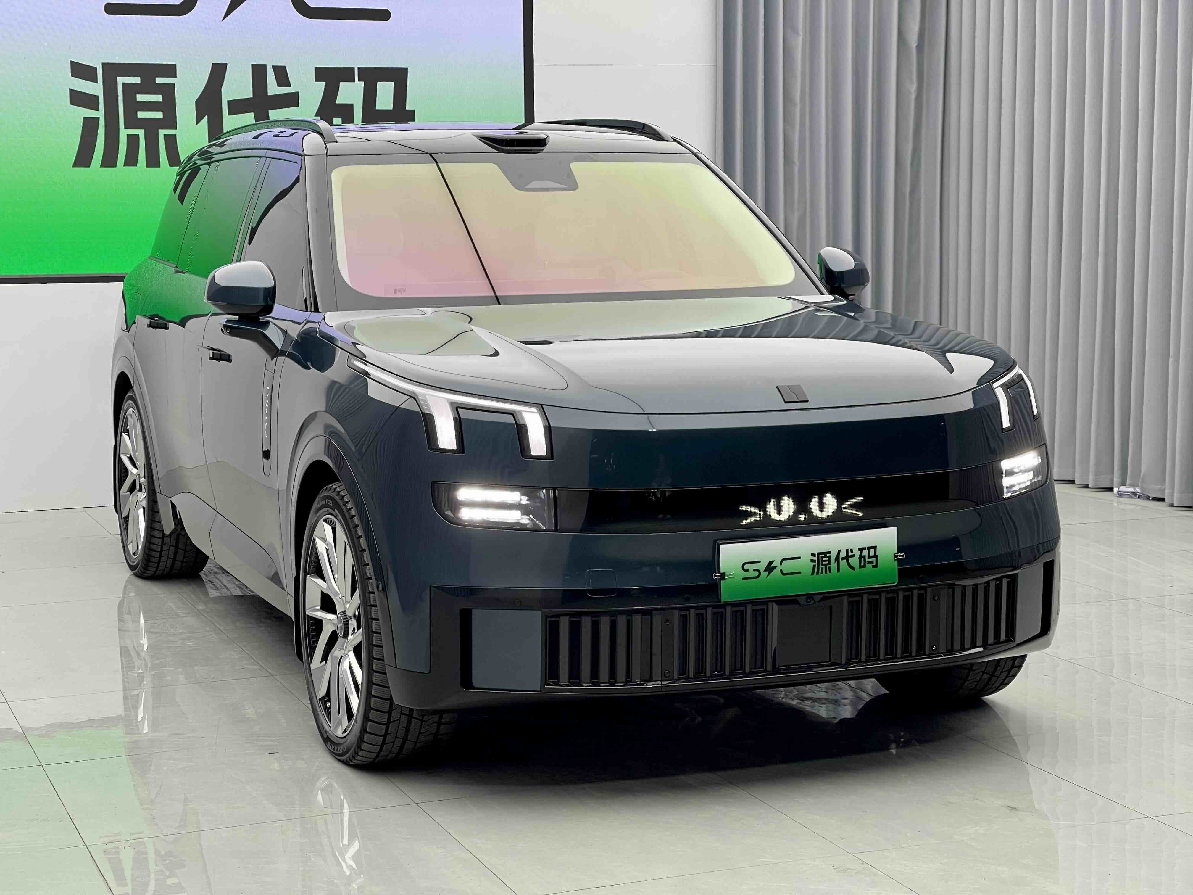 Lynk & Co 900 2025 #2 Lynk & Co 900 2025 car image #2