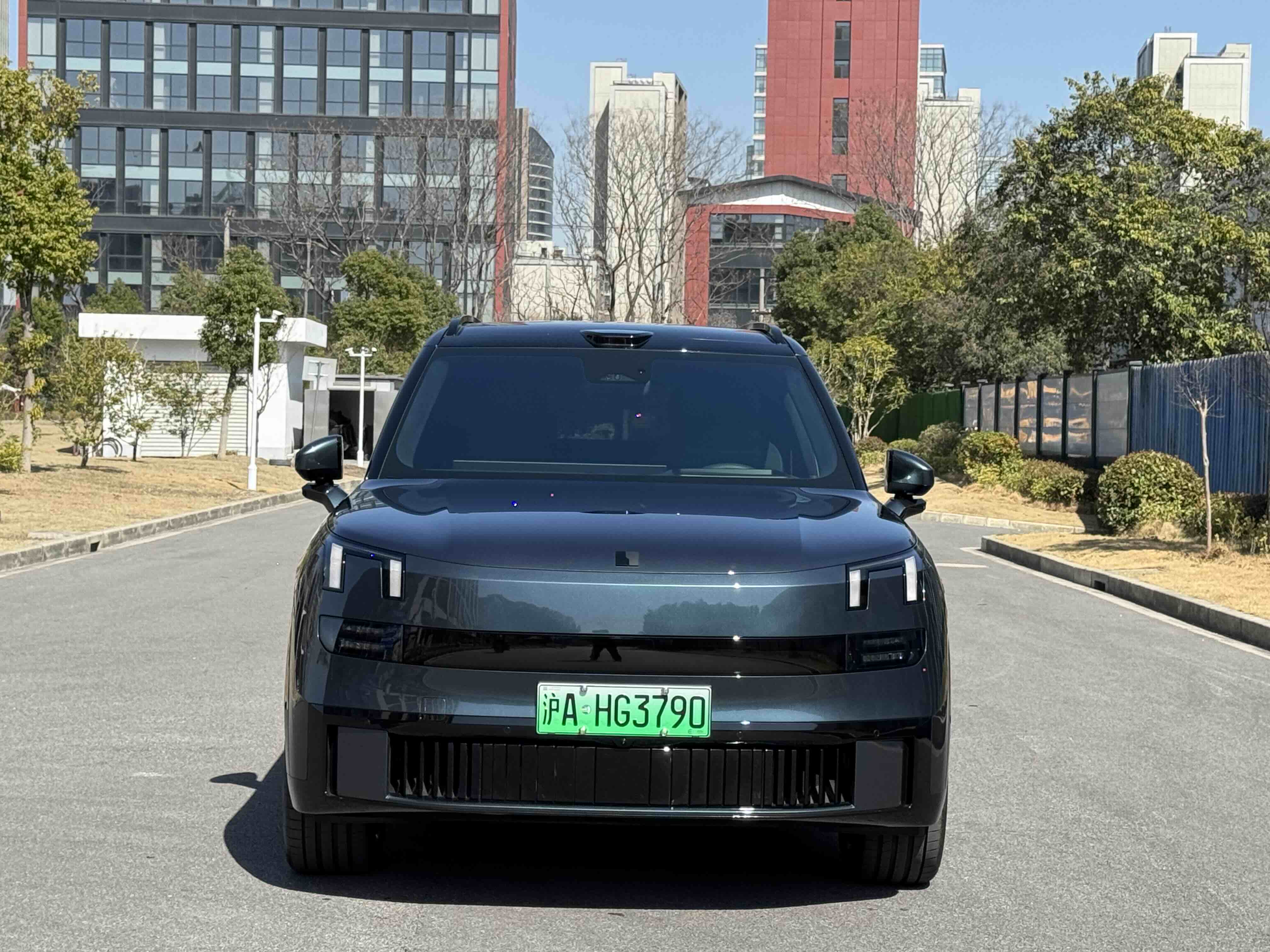 Lynk & Co 900 2025 car image #2