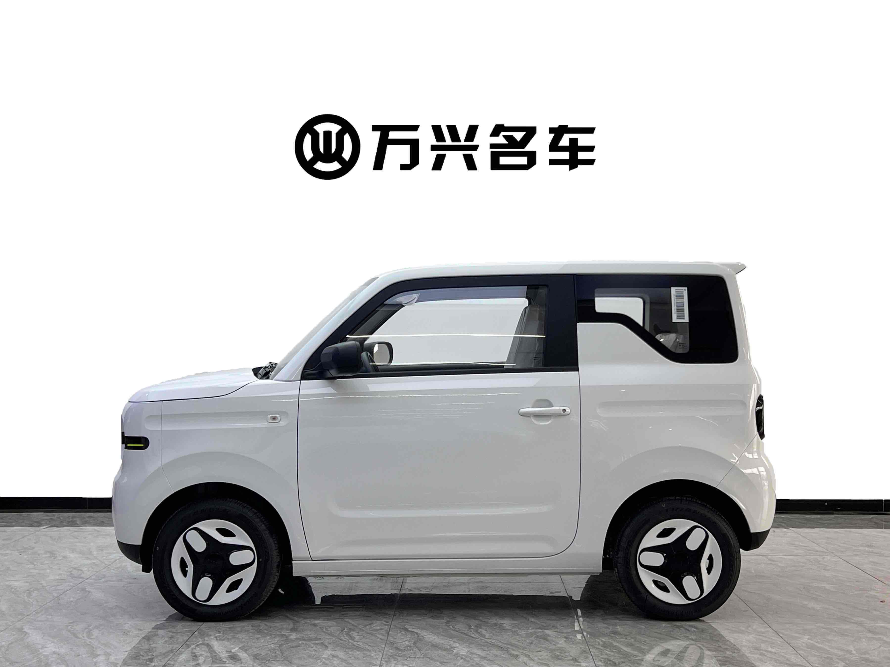 GEELY 2025 car image #2
