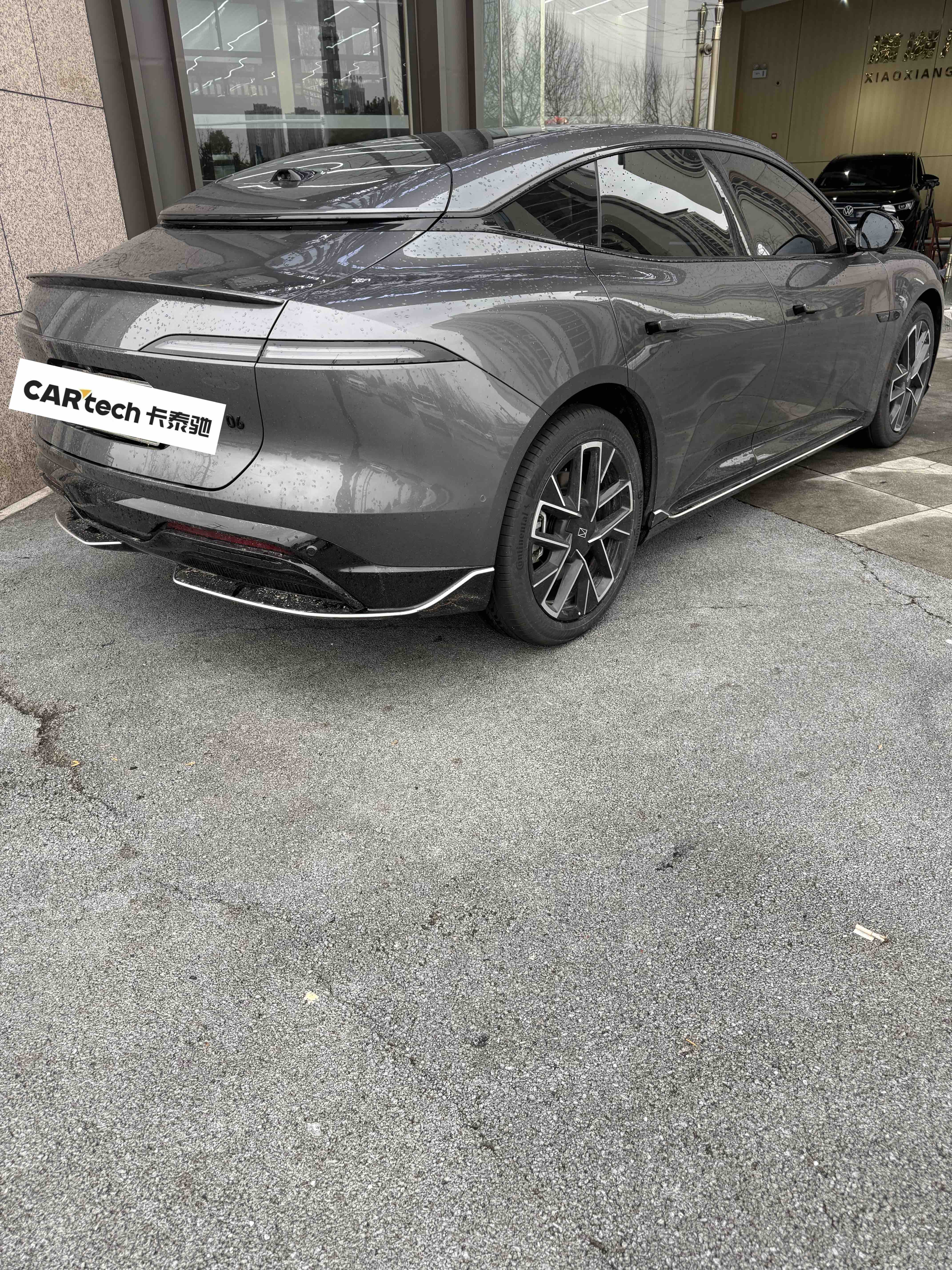 Avatr 06 2025 car image #2