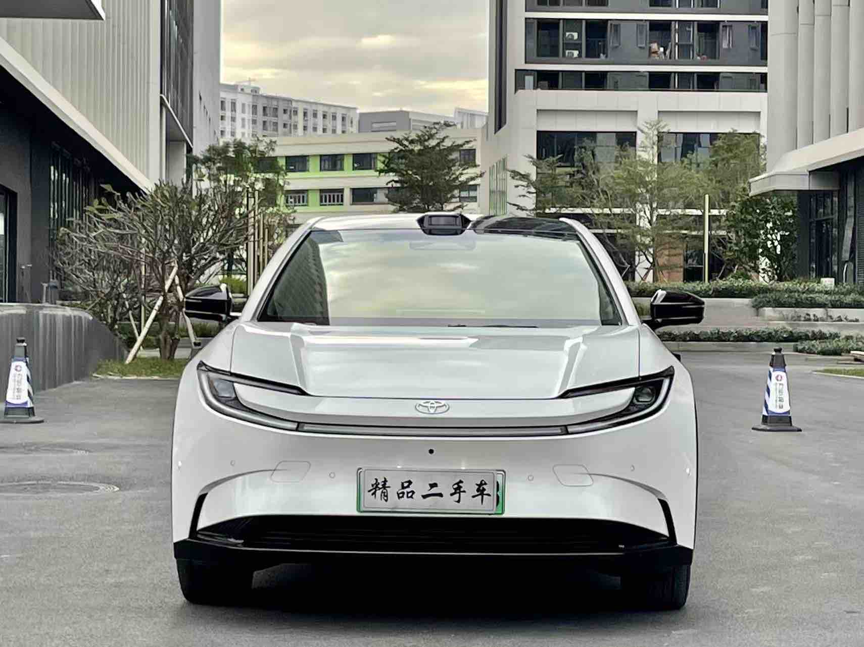 Toyota bZ5 2025 car image #2