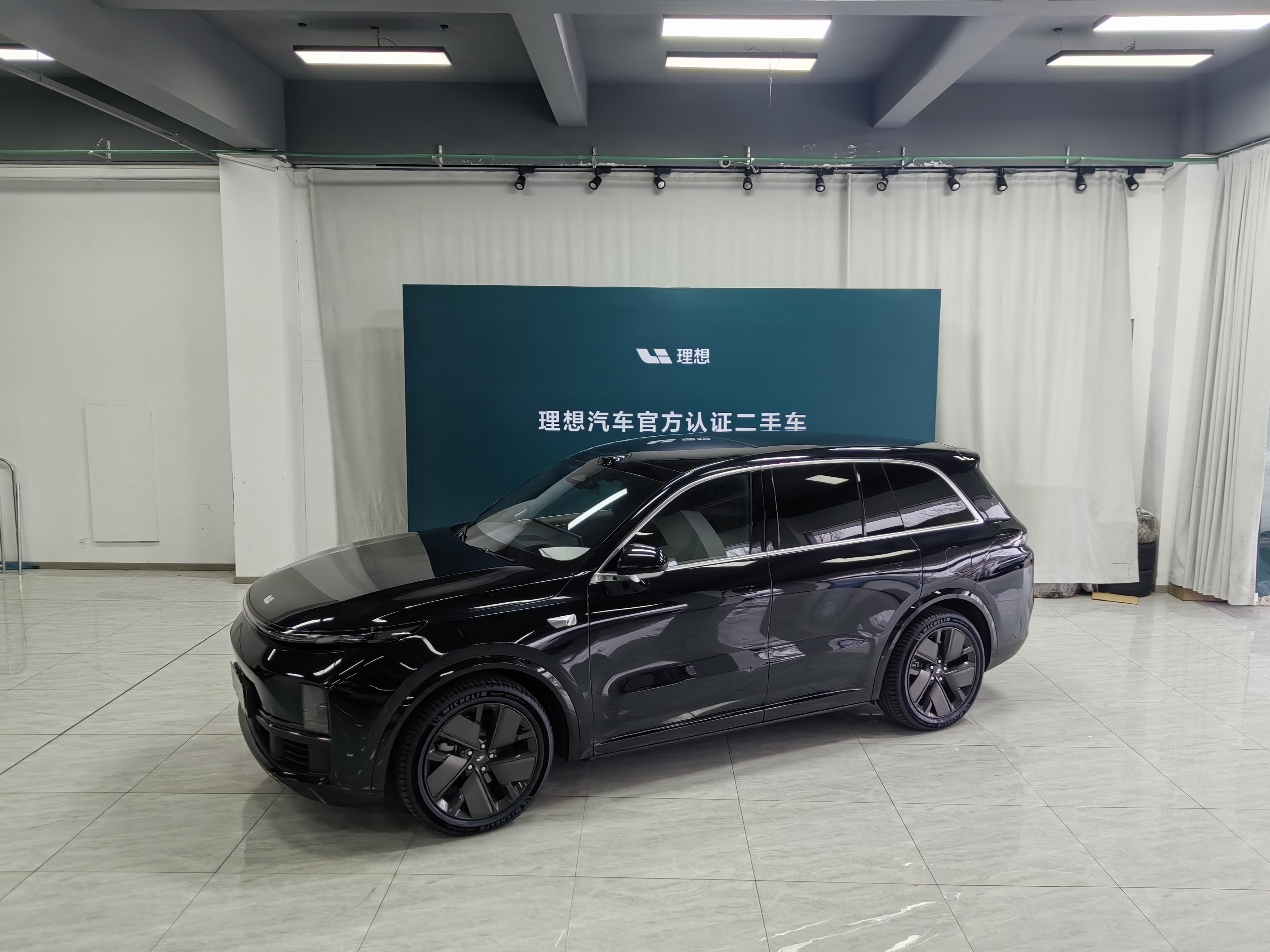 Li L8 2025 изображение автомобиля #2