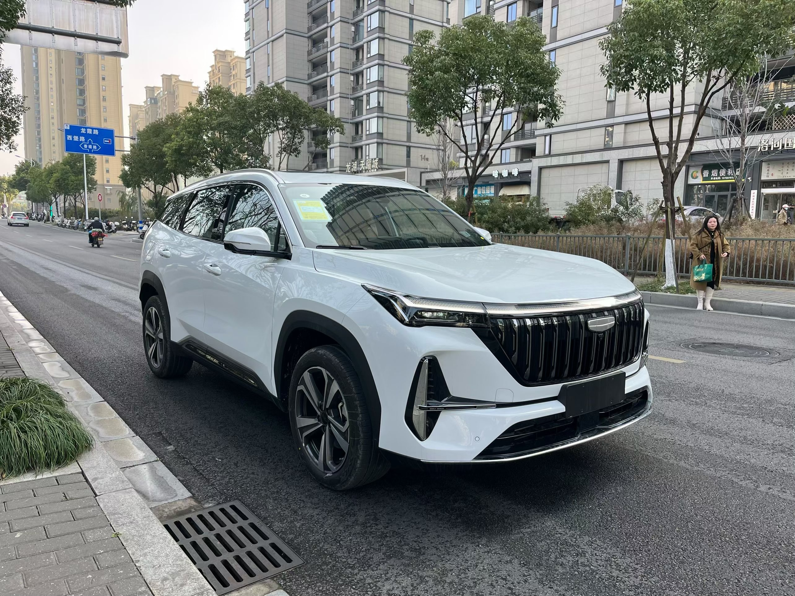 GEELY Boyue L 2026 car image #2
