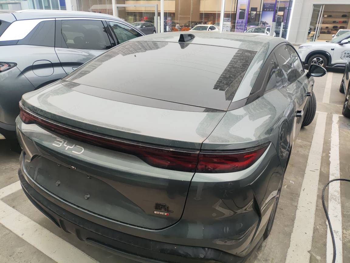 BYD HanL 2025 car image #2