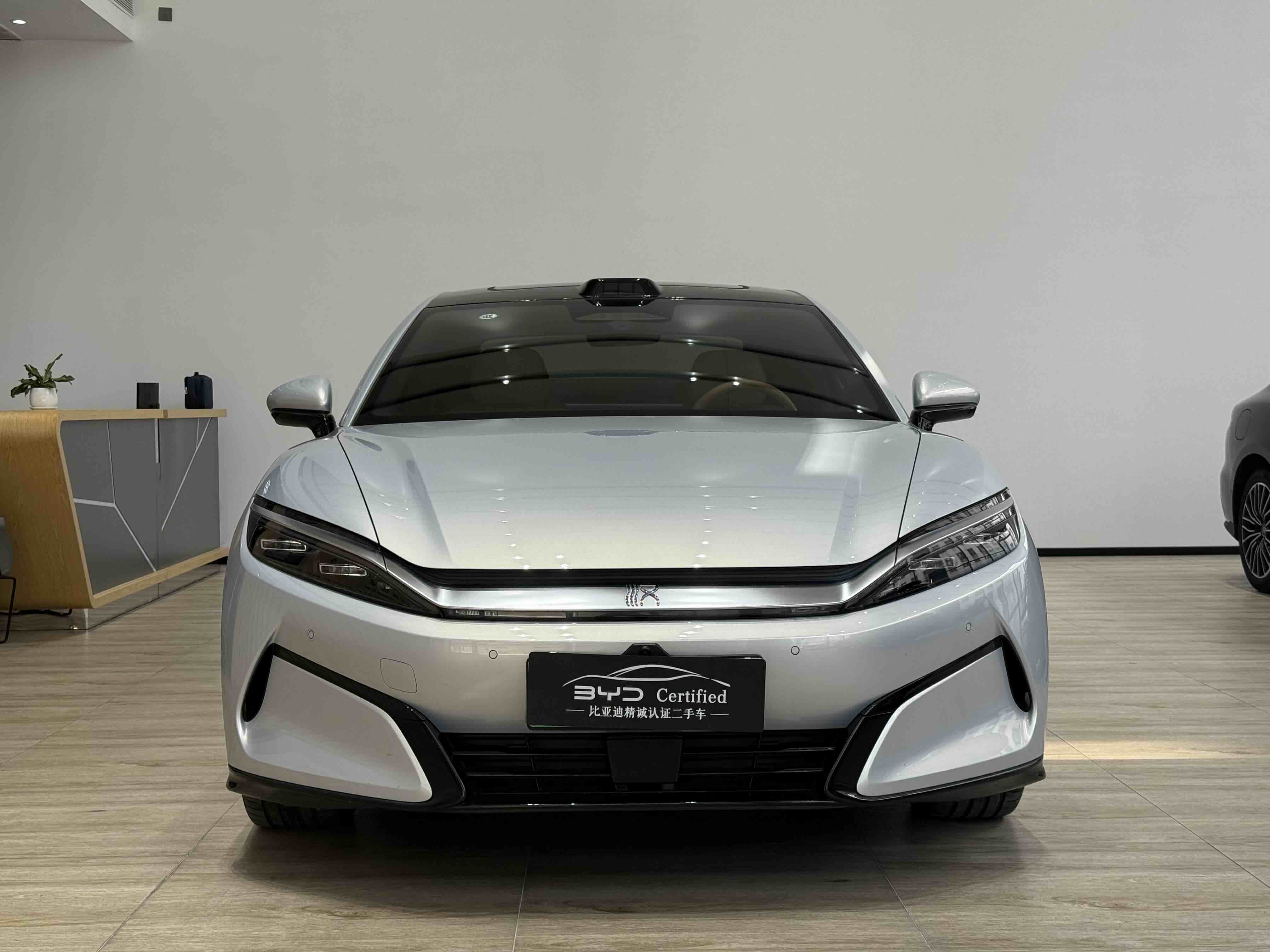 BYD HanL 2025 car image #2