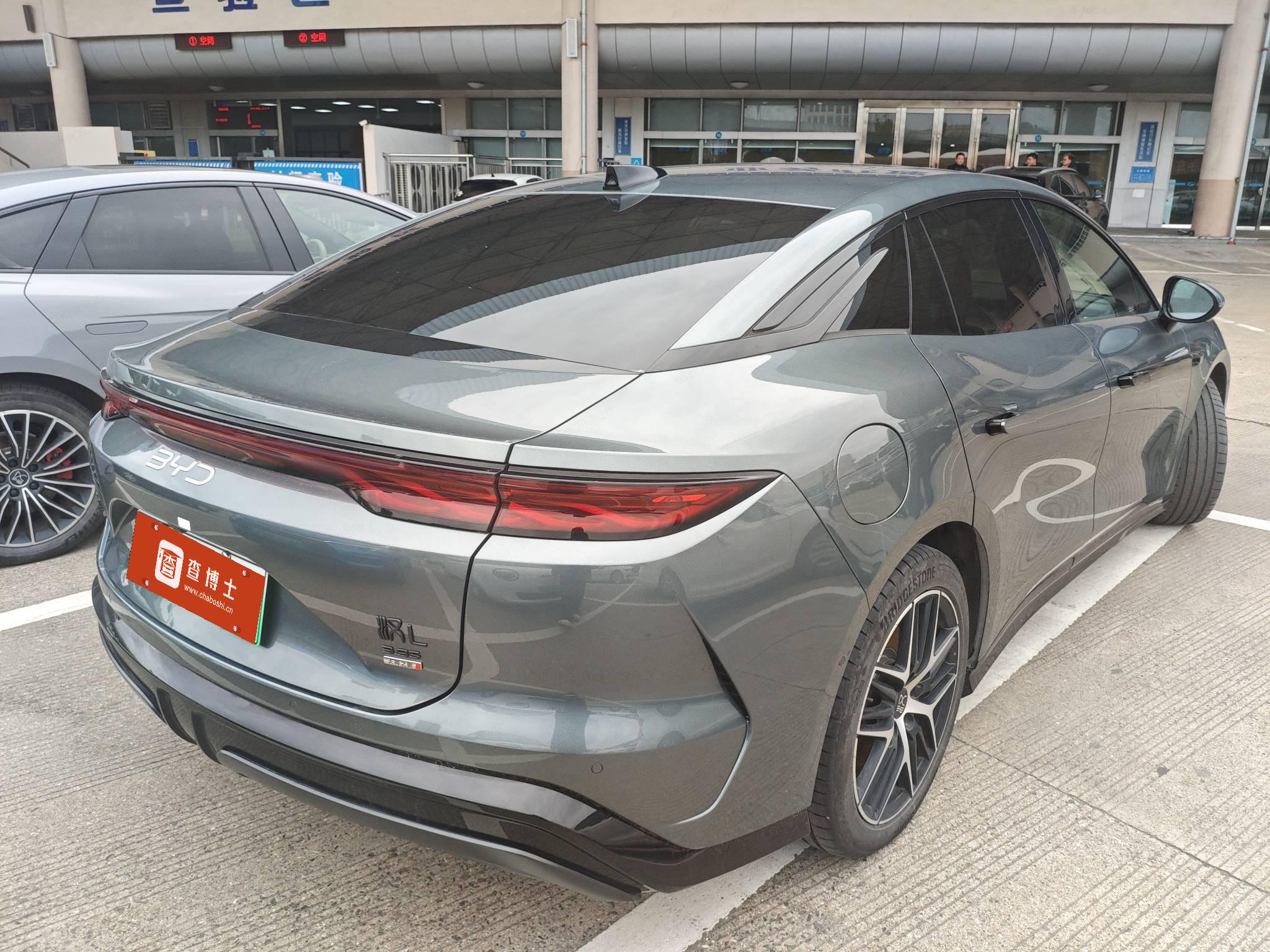 BYD HanL 2025 car image #2