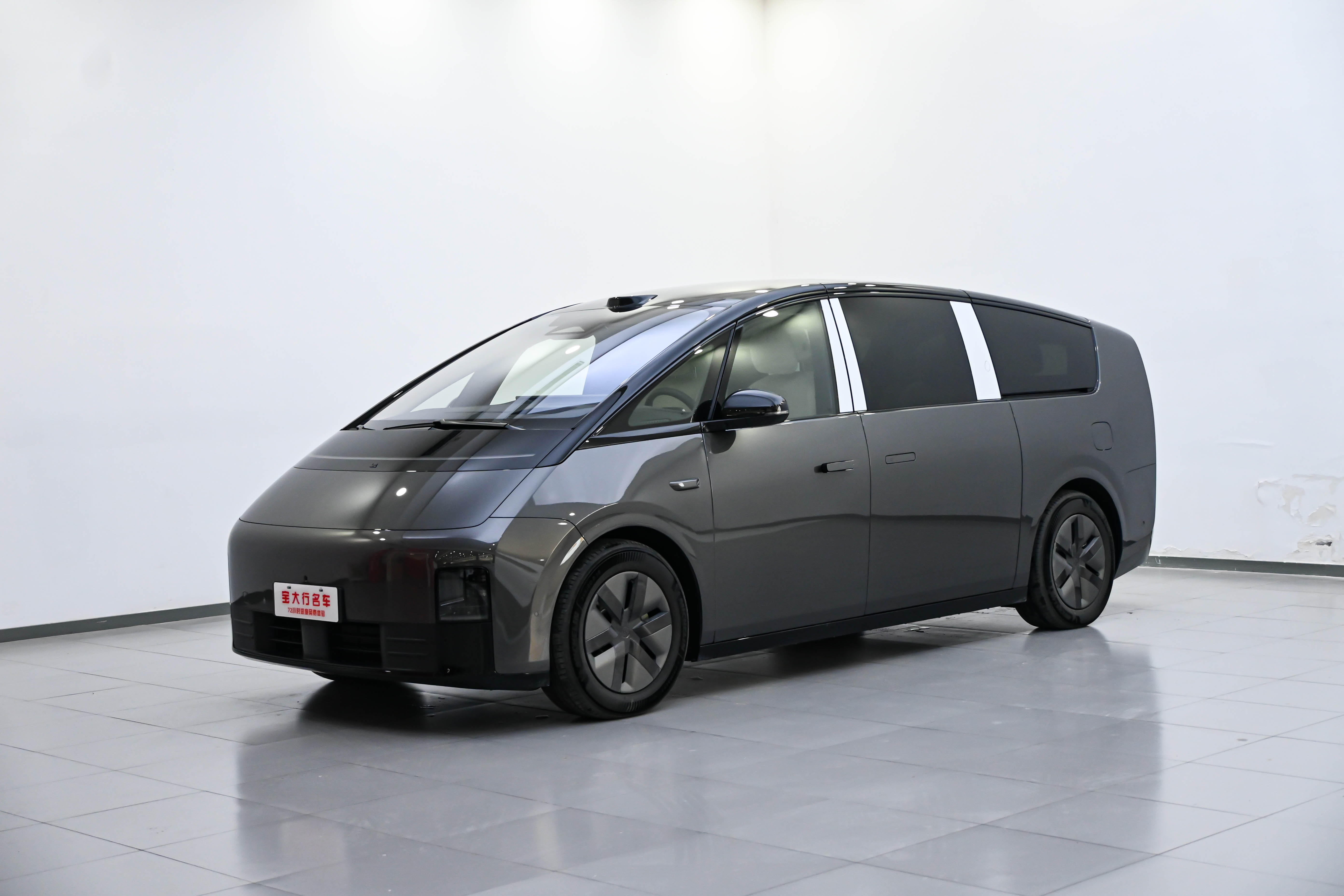 理想汽车 理想MEGA 2025 汽车图片 #2