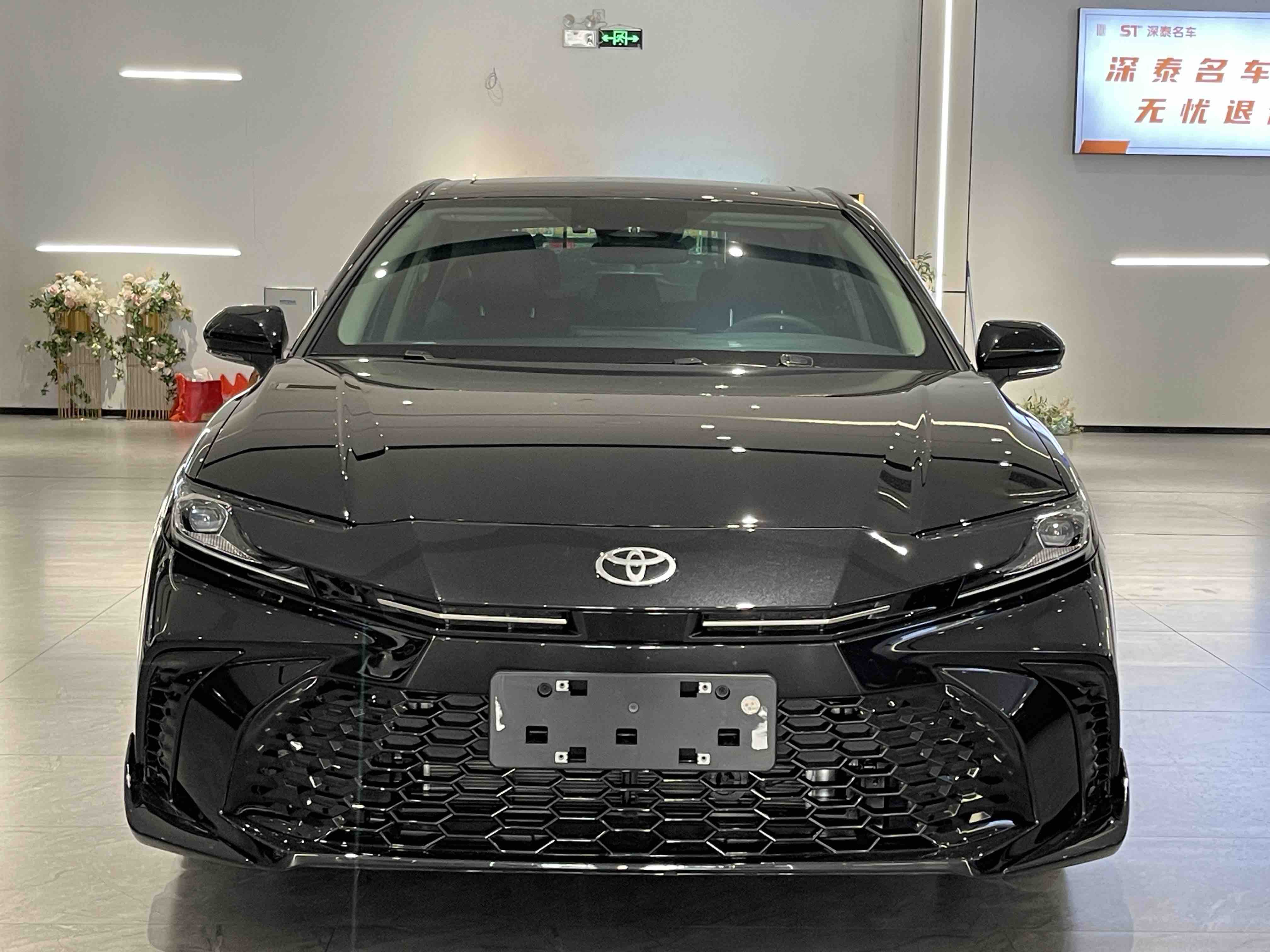 Toyota Camry 2025 #2 Toyota Camry 2025 car image #2