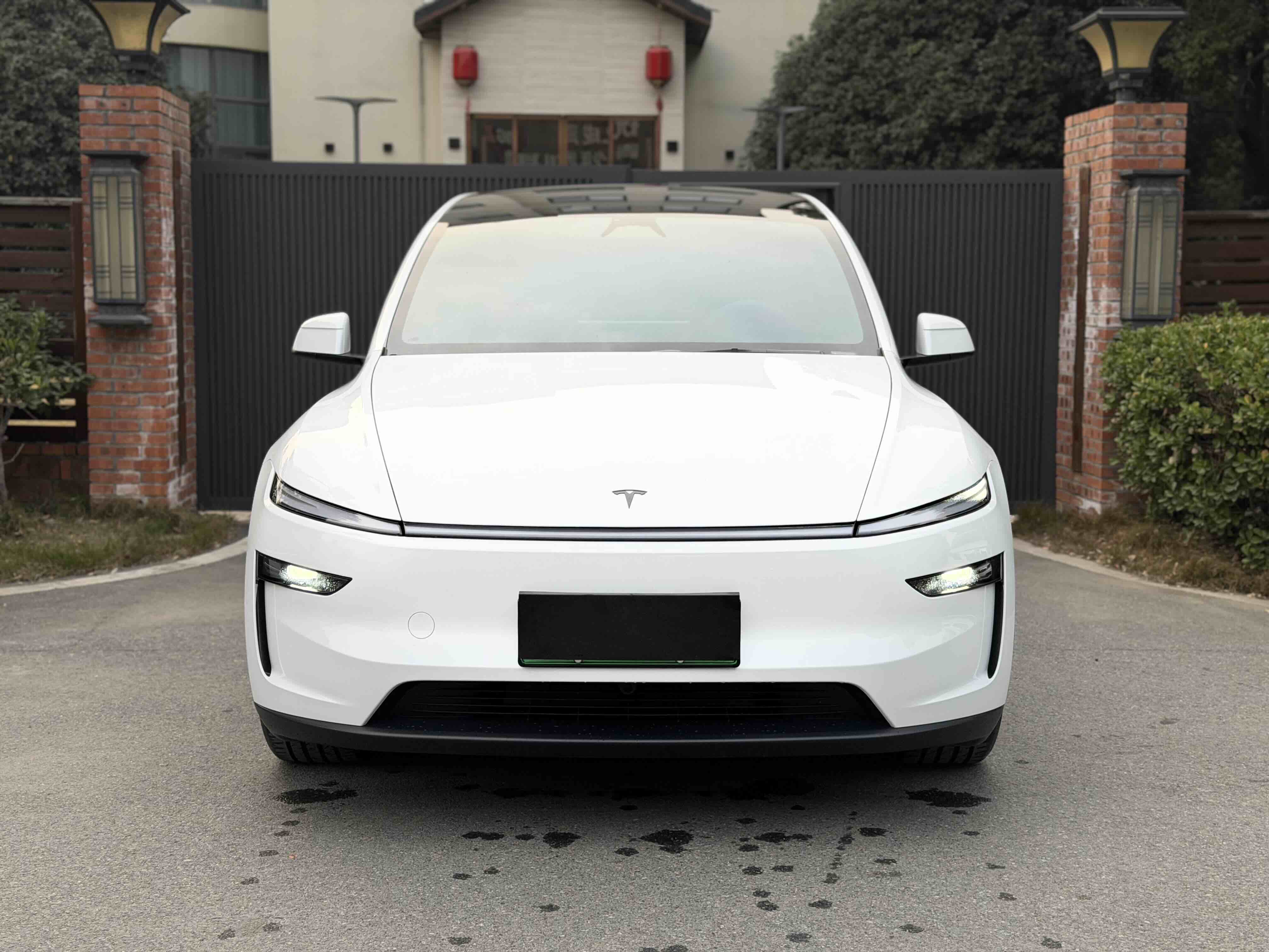 Tesla Model Y L 2025 image de voiture #2
