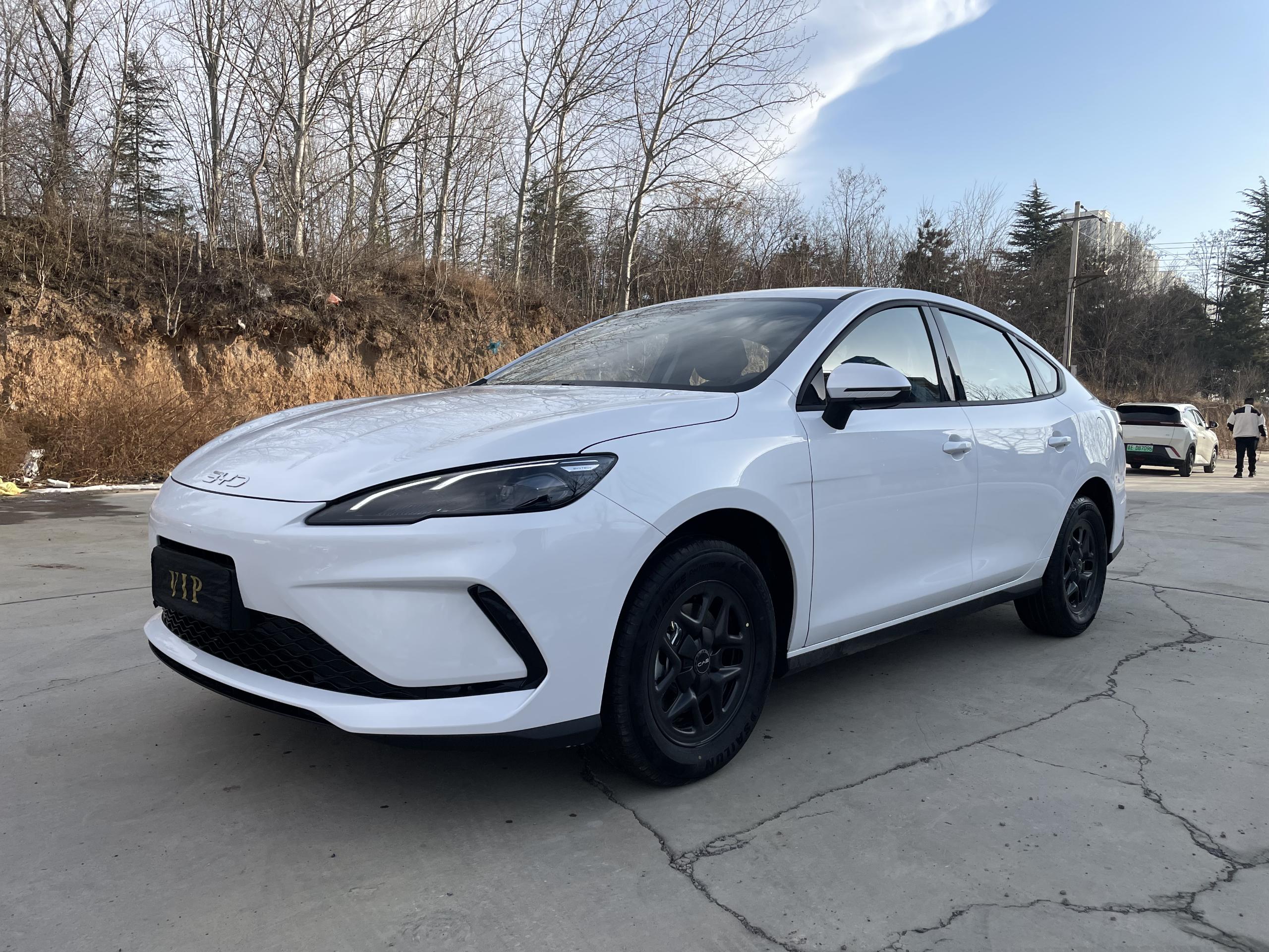 BYD Seal 05 DM-i 2025 car image #2