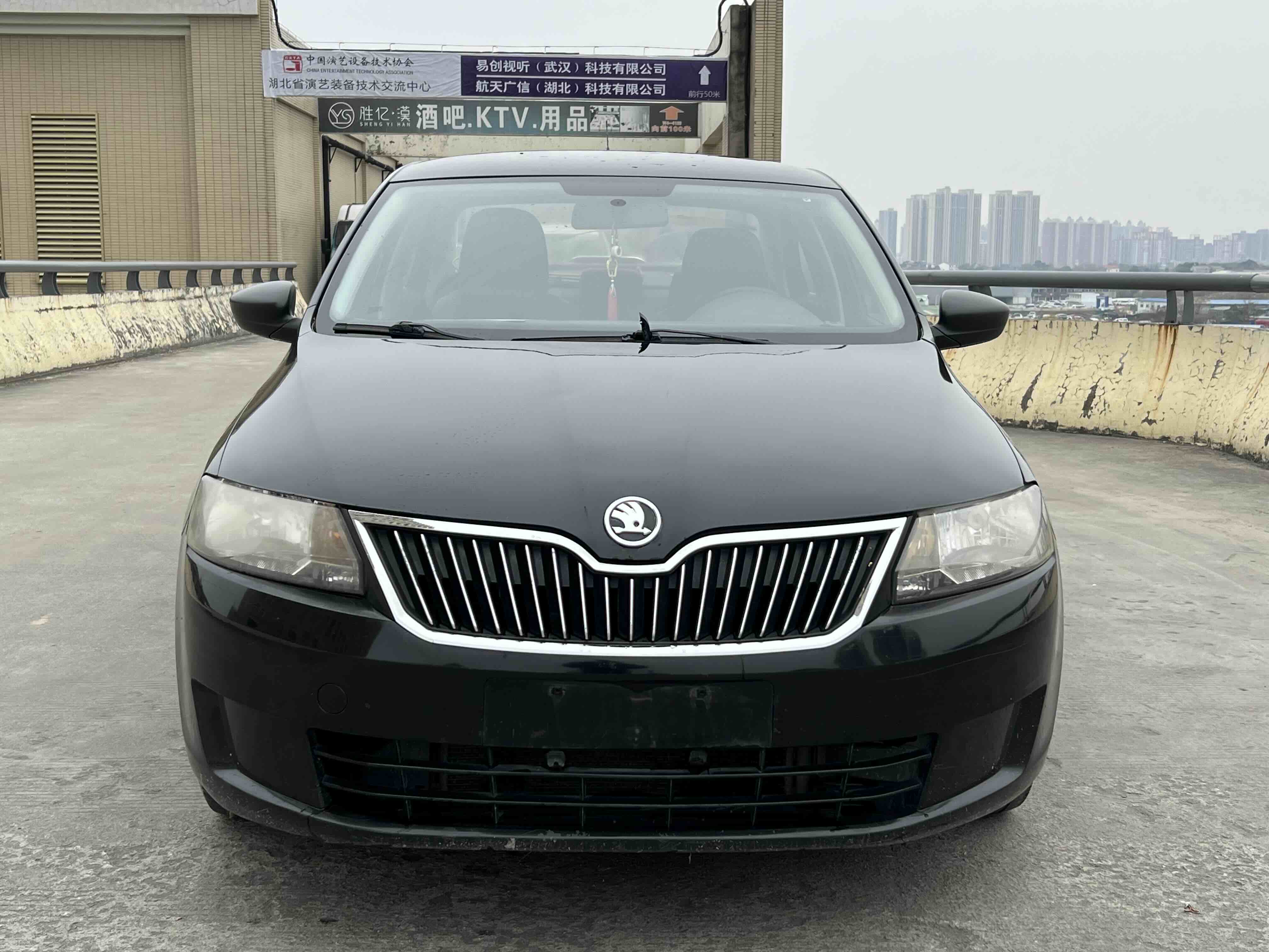 Skoda Rapid 2014 #2 Skoda Rapid 2014 car image #2