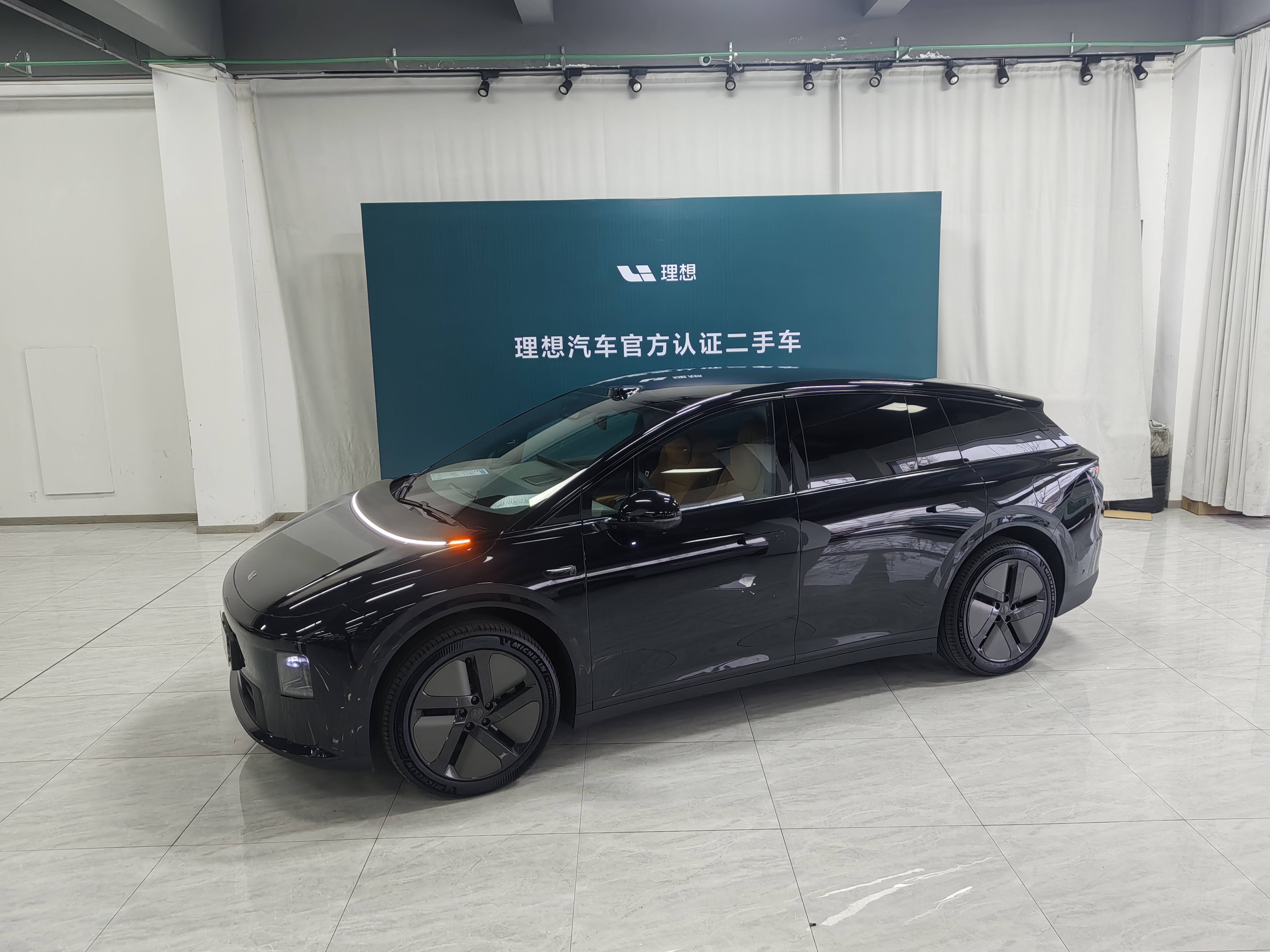 Li 2025 #2 Li 2025 car image #2