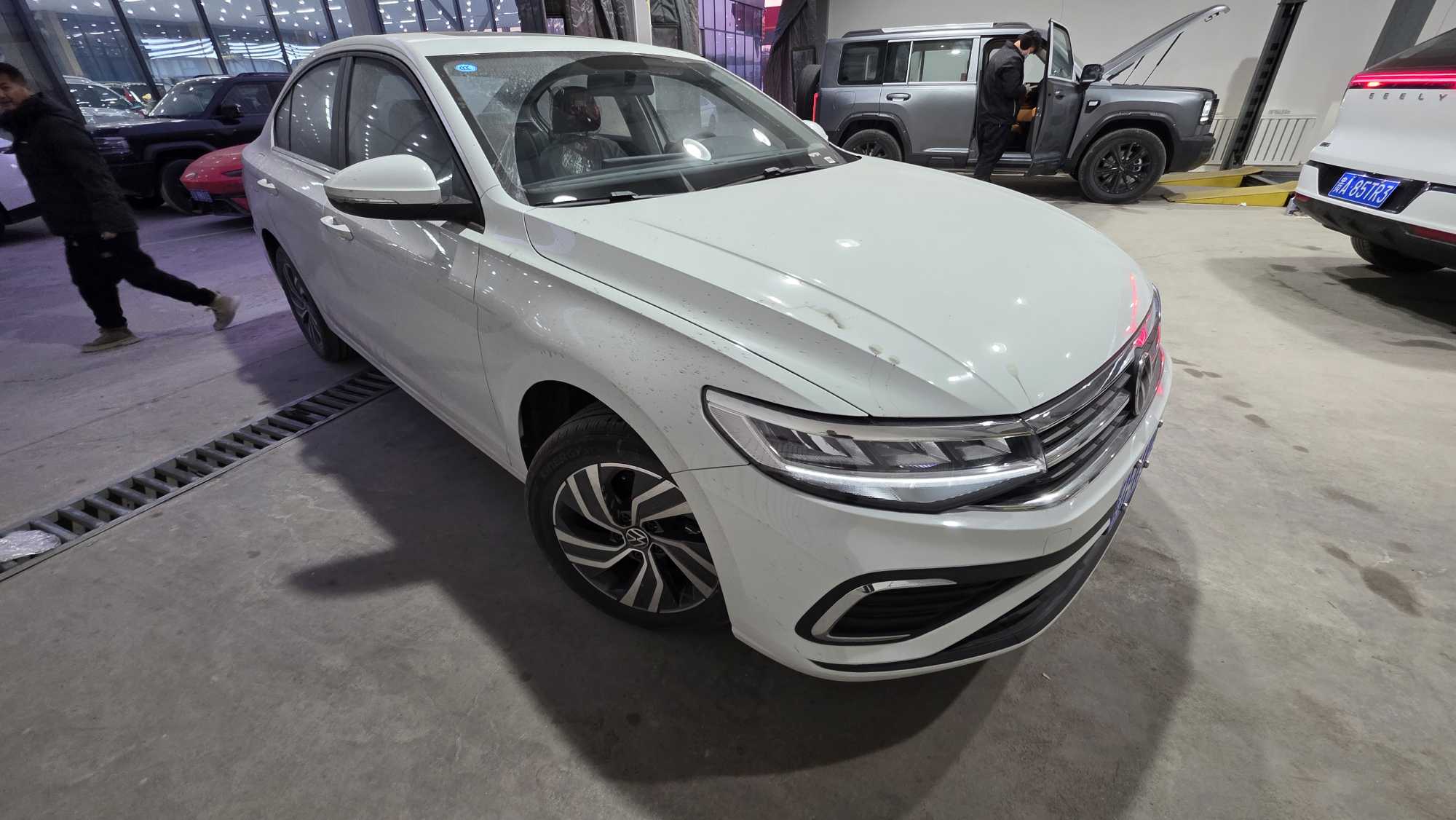 Volkswagen Bora 2025 car image #2
