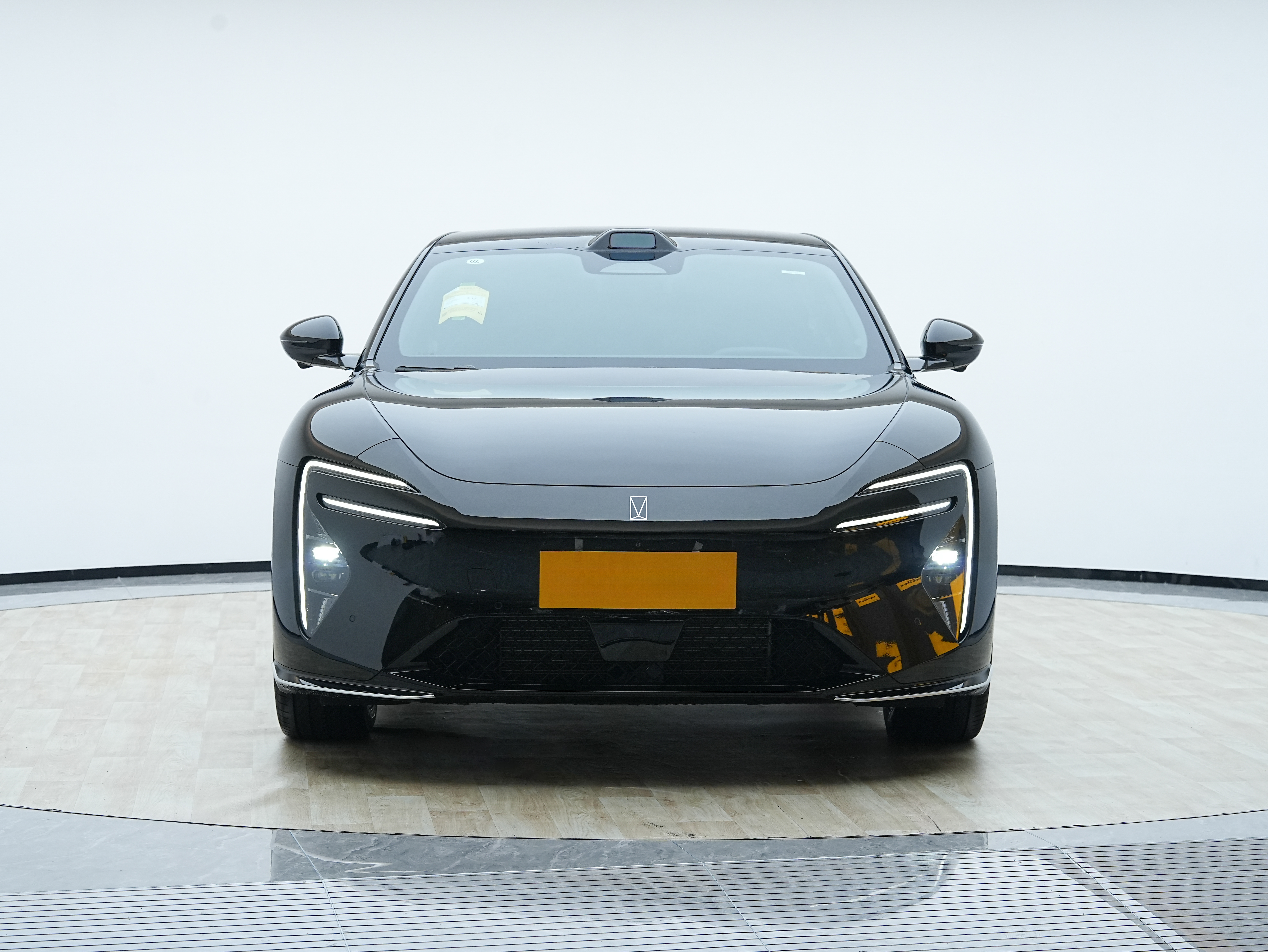 Avatr 06 2026 car image #2