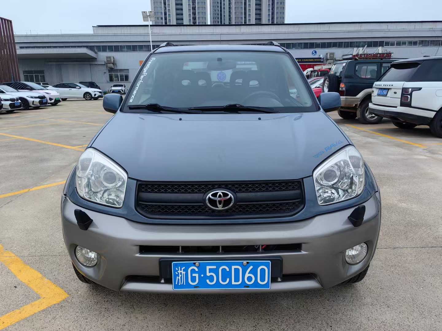 Toyota RAV4 (Imported) 2004 image de voiture #2