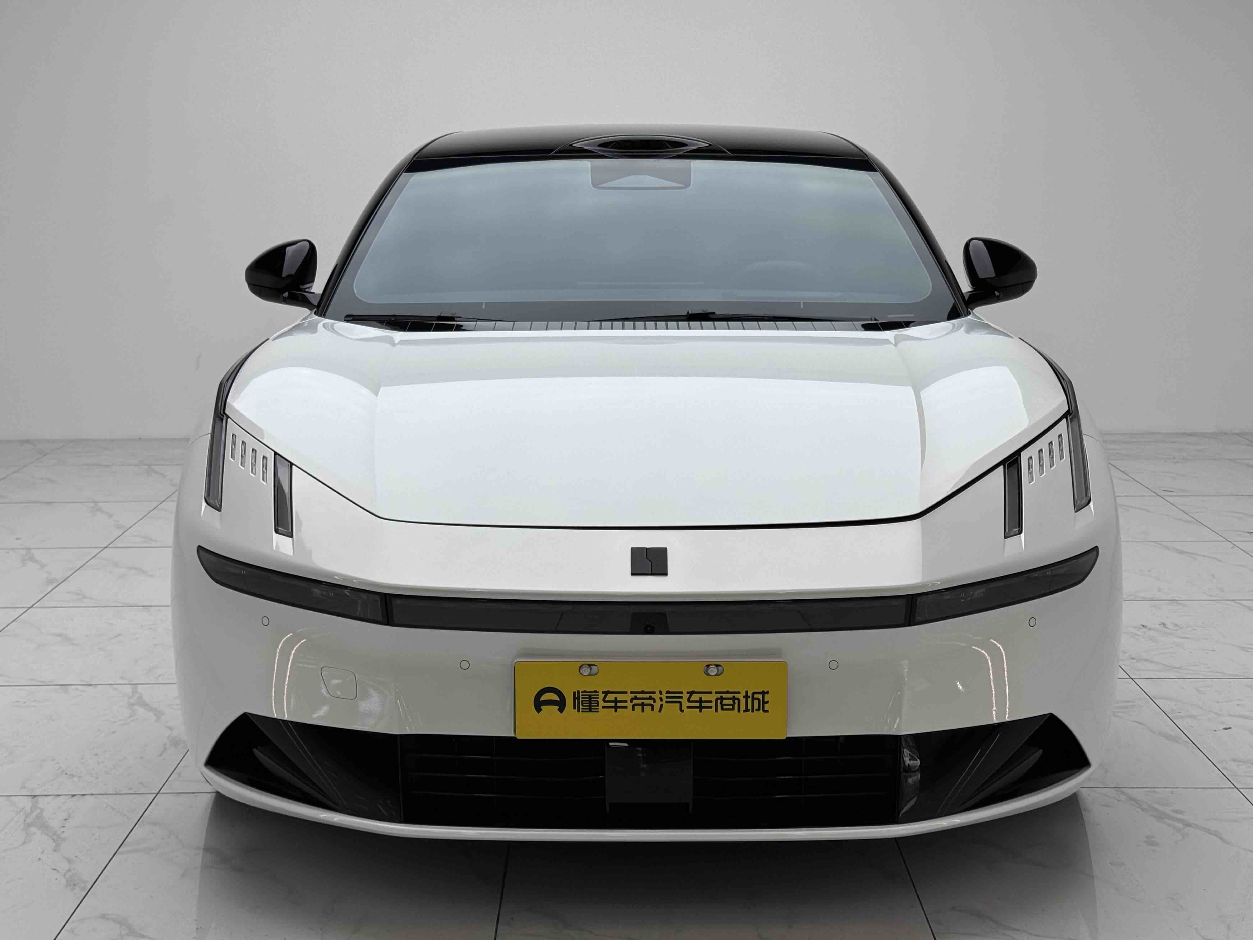 Lynk & Co 10 EM-P 2025 #2 Lynk & Co 10 EM-P 2025 car image #2