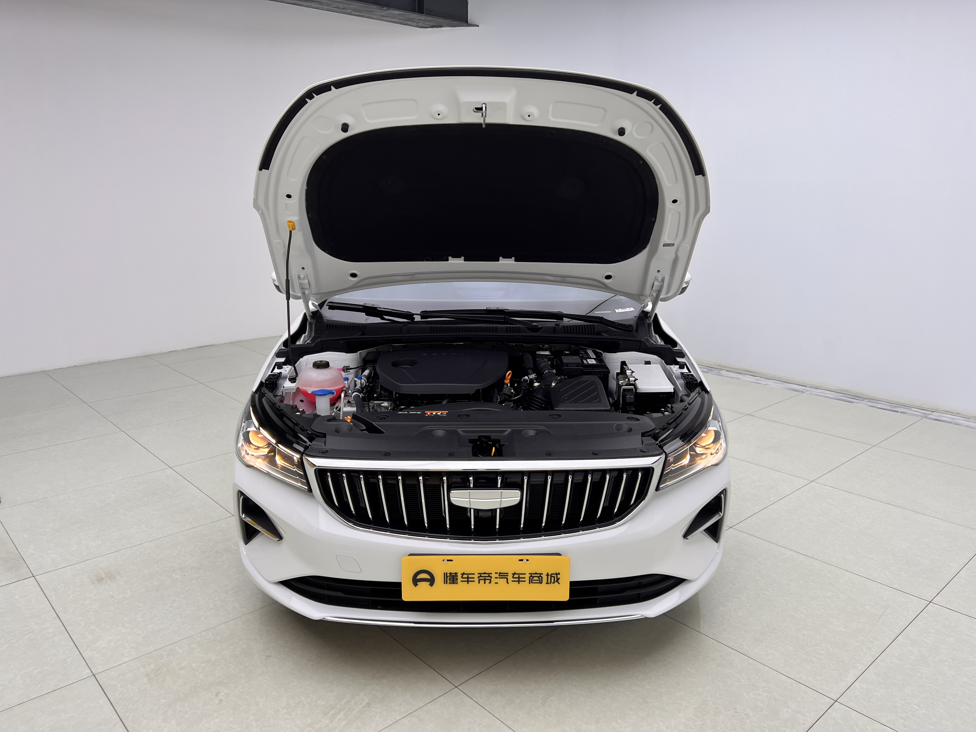 GEELY 2025 car image #2