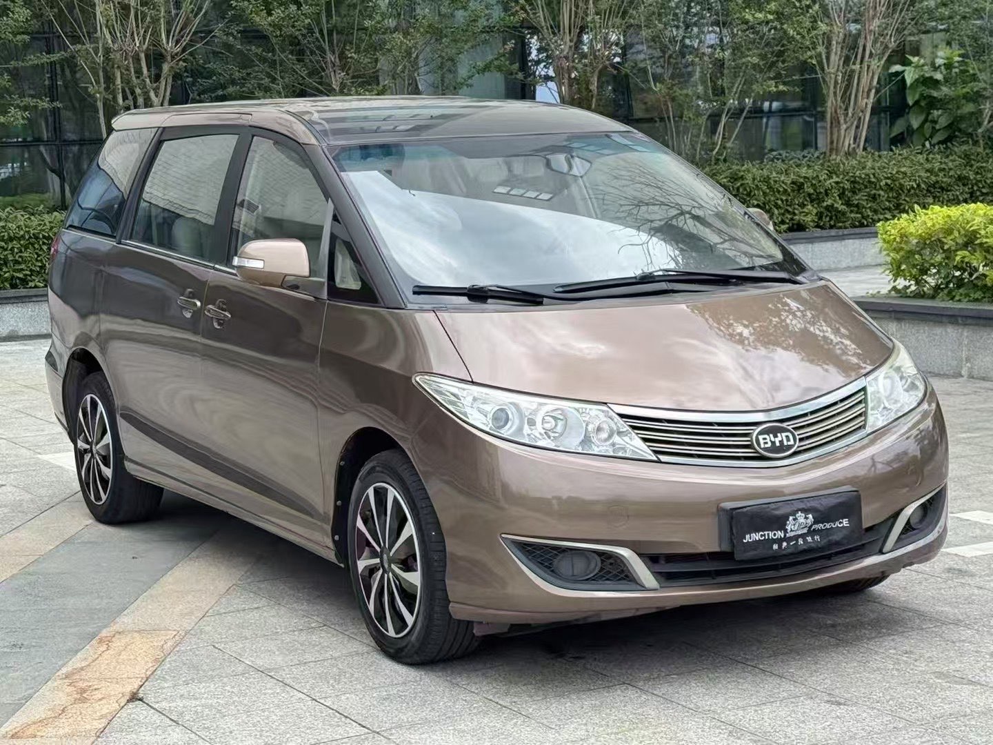 BYD M6 2015 car image #2