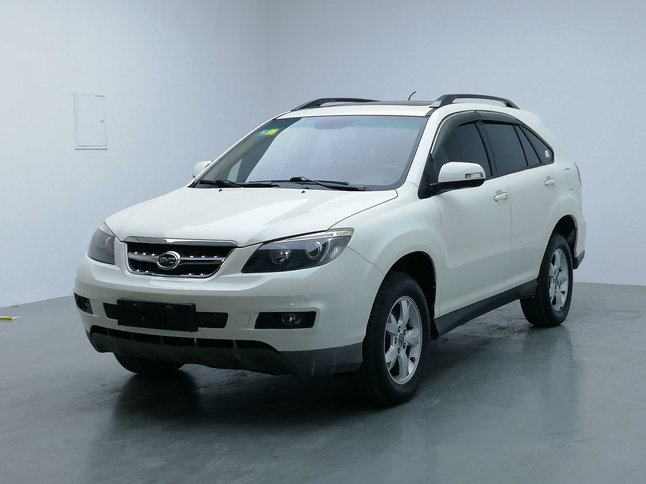 BYD S6 2013 car image #2