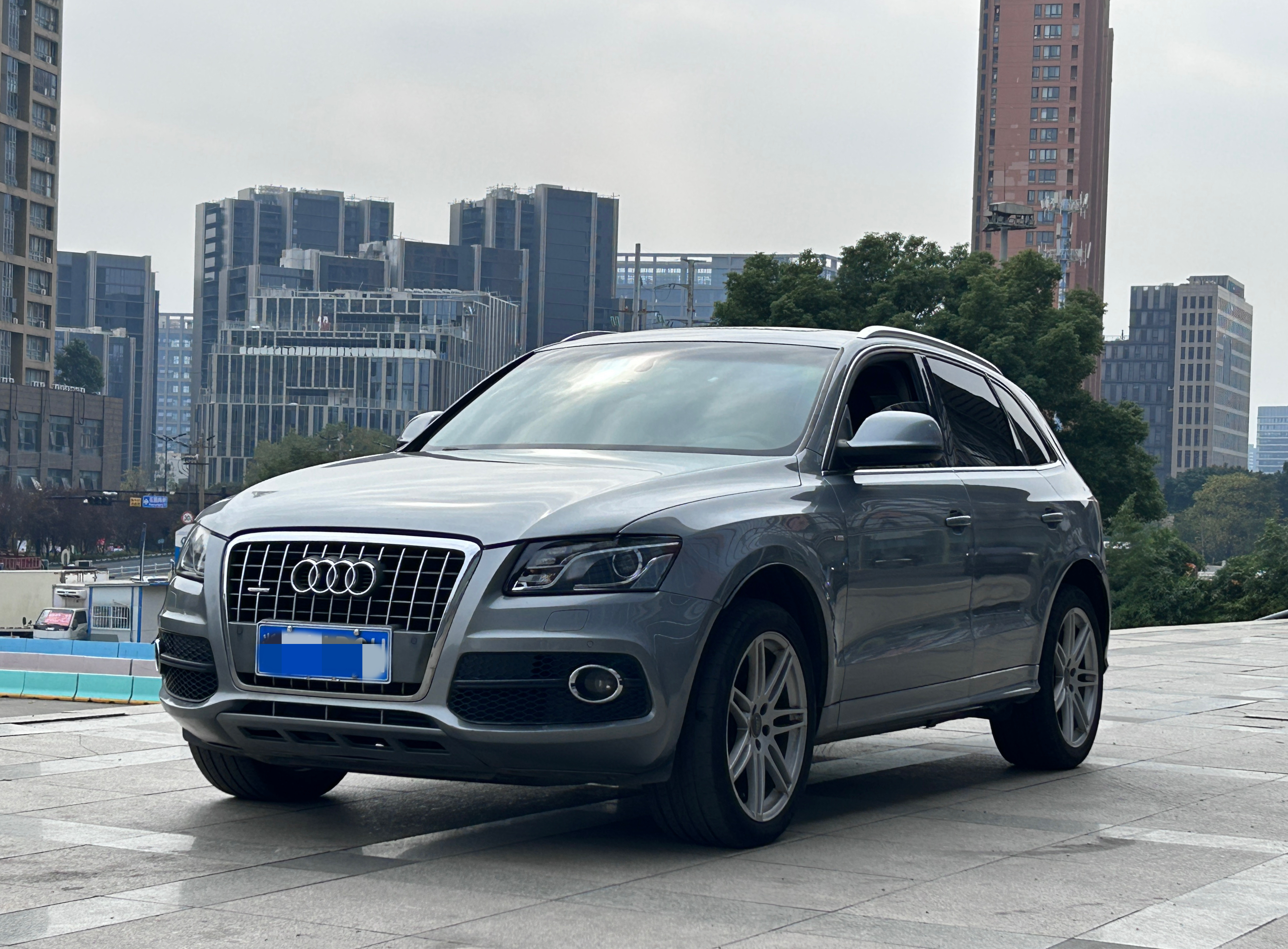 Audi Q5 (Imported) 2010 #2 Audi Q5 (Imported) 2010 car image #2