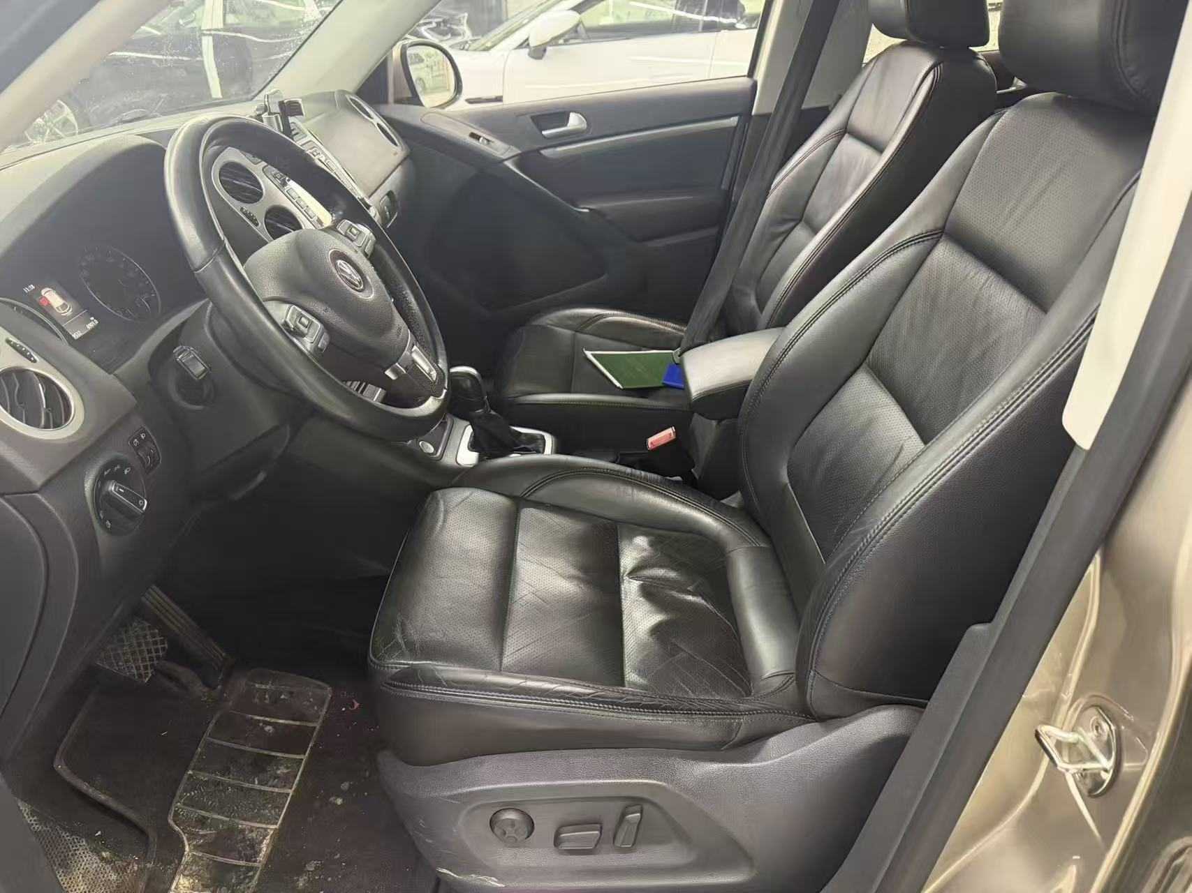 Volkswagen Tiguan 2016 car image #2