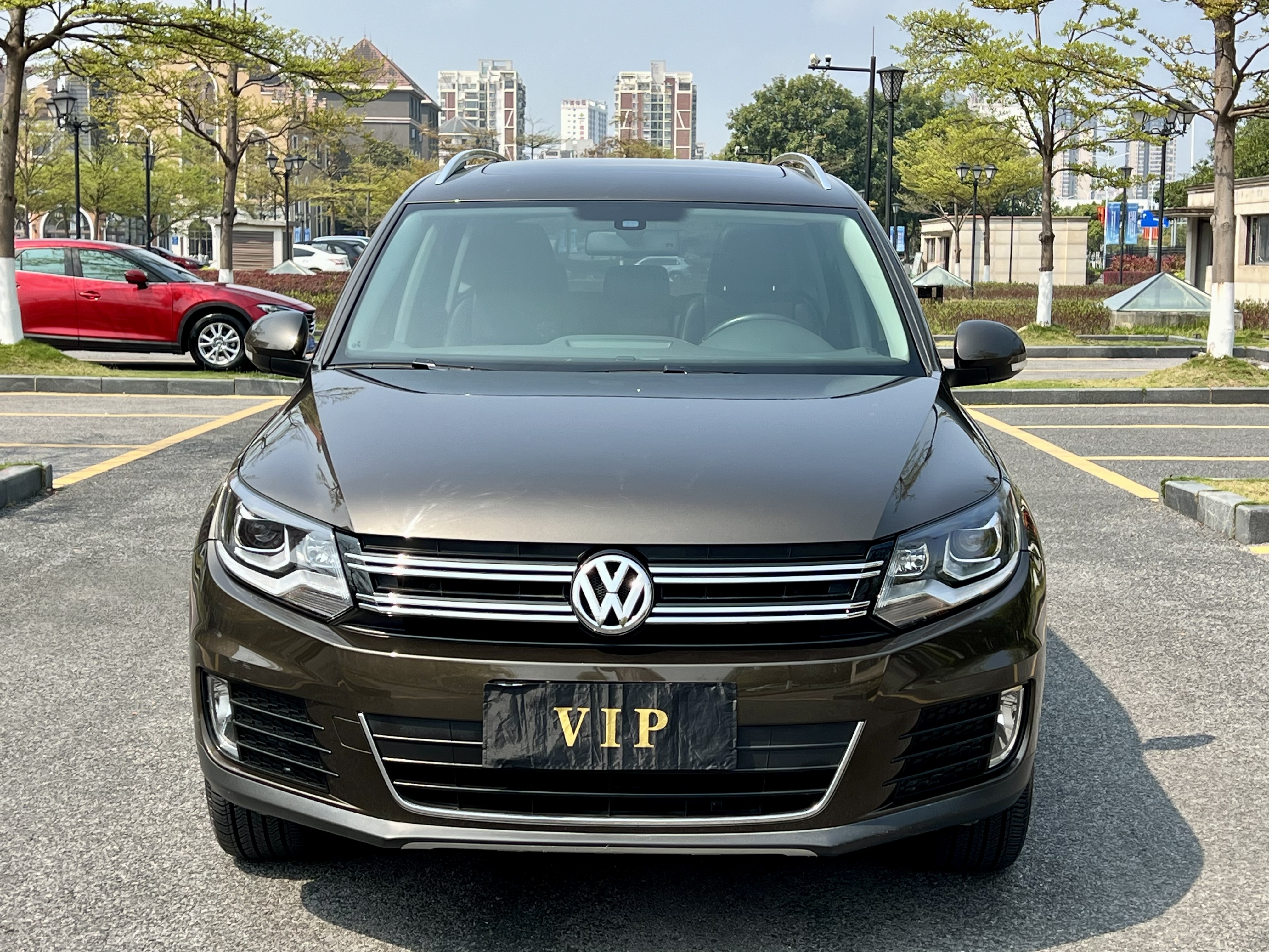Volkswagen Tiguan 2015 car image #2