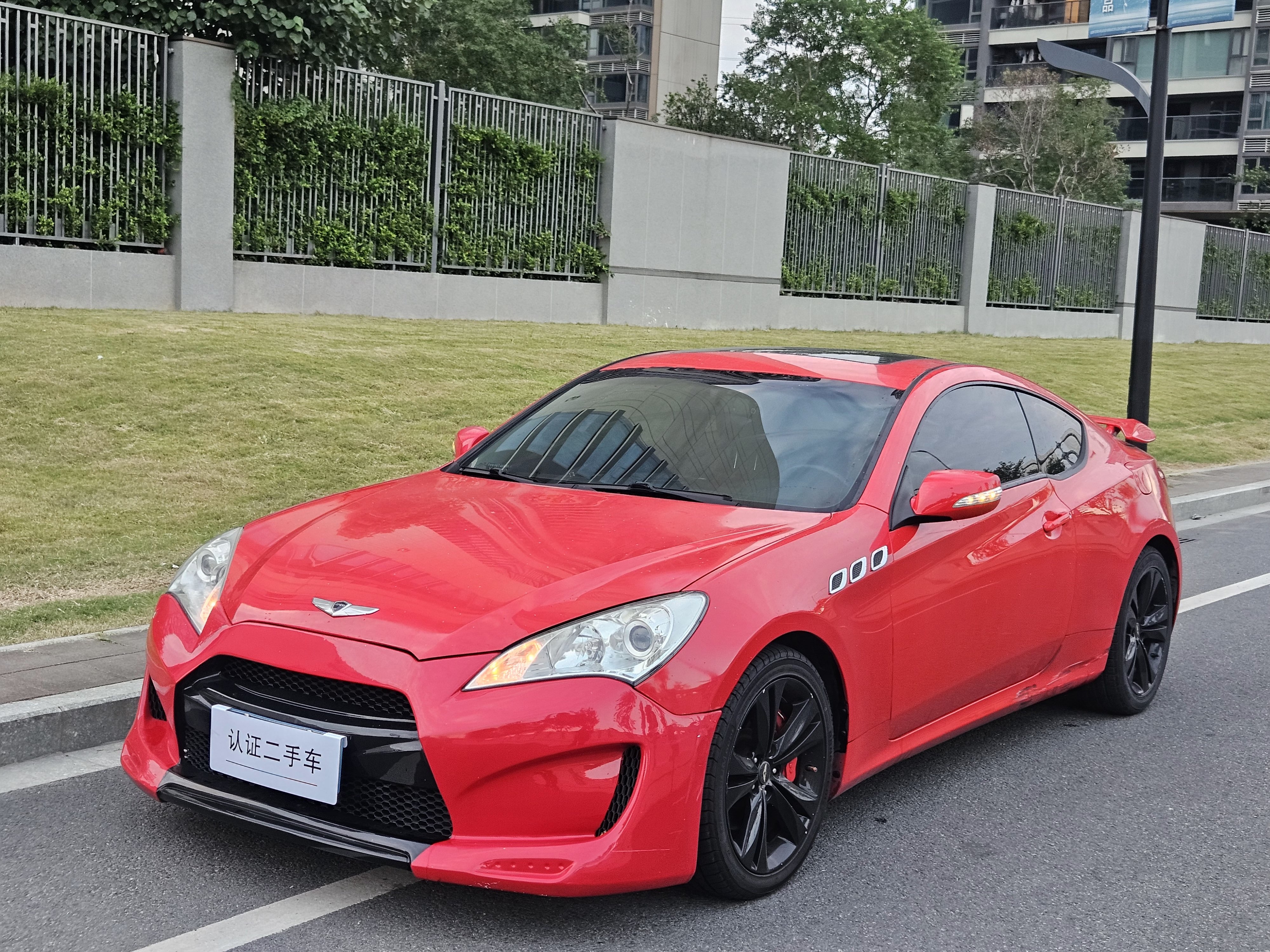 Hyundai Rohens-Coupe 2011 #2 Hyundai Rohens-Coupe 2011 car image #2