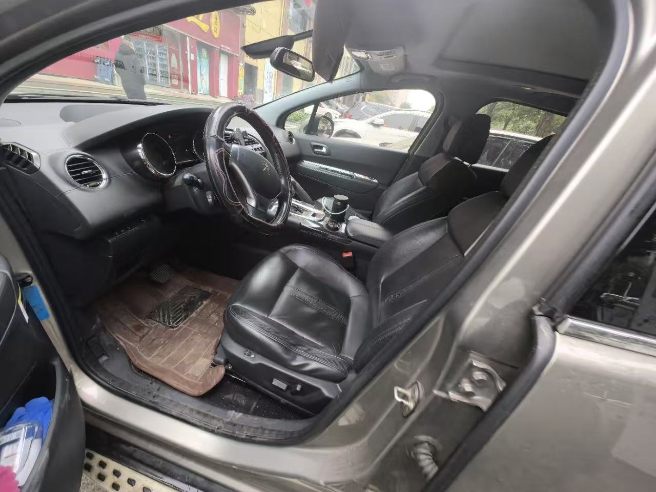 Peugeot 3008 2015 car image #2