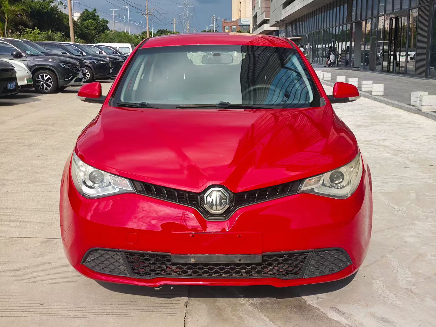 MG GT 2015 car image #2