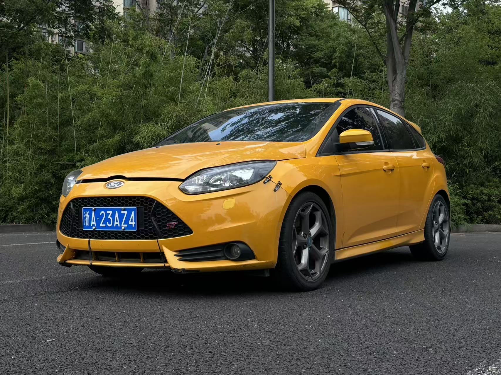 Ford Focus (Imported) 2013 car image #2